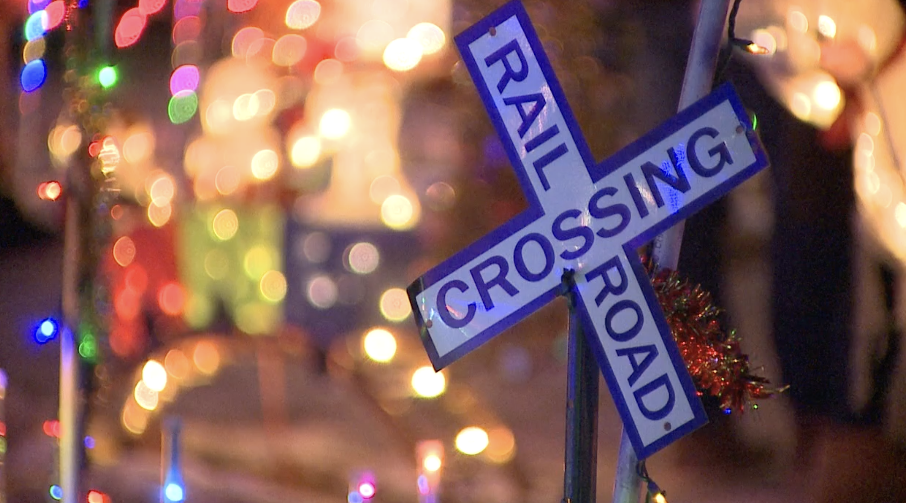  Free Christmas light display turns Muskegon backyard into winter wonderland