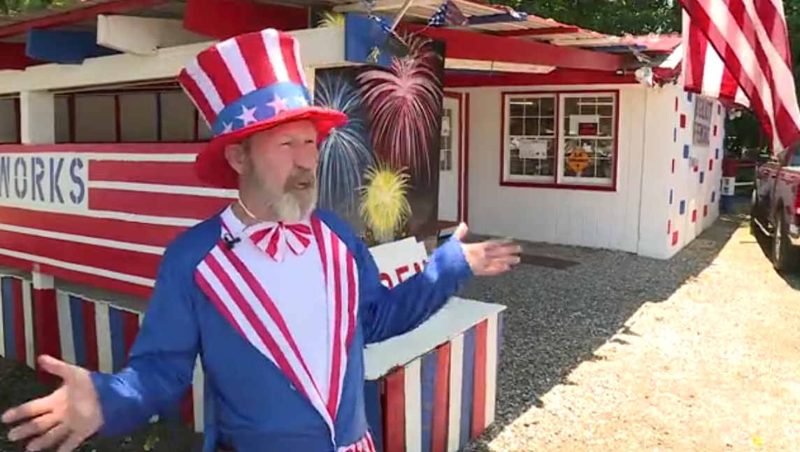 Uncle Franks fireworks 02.png