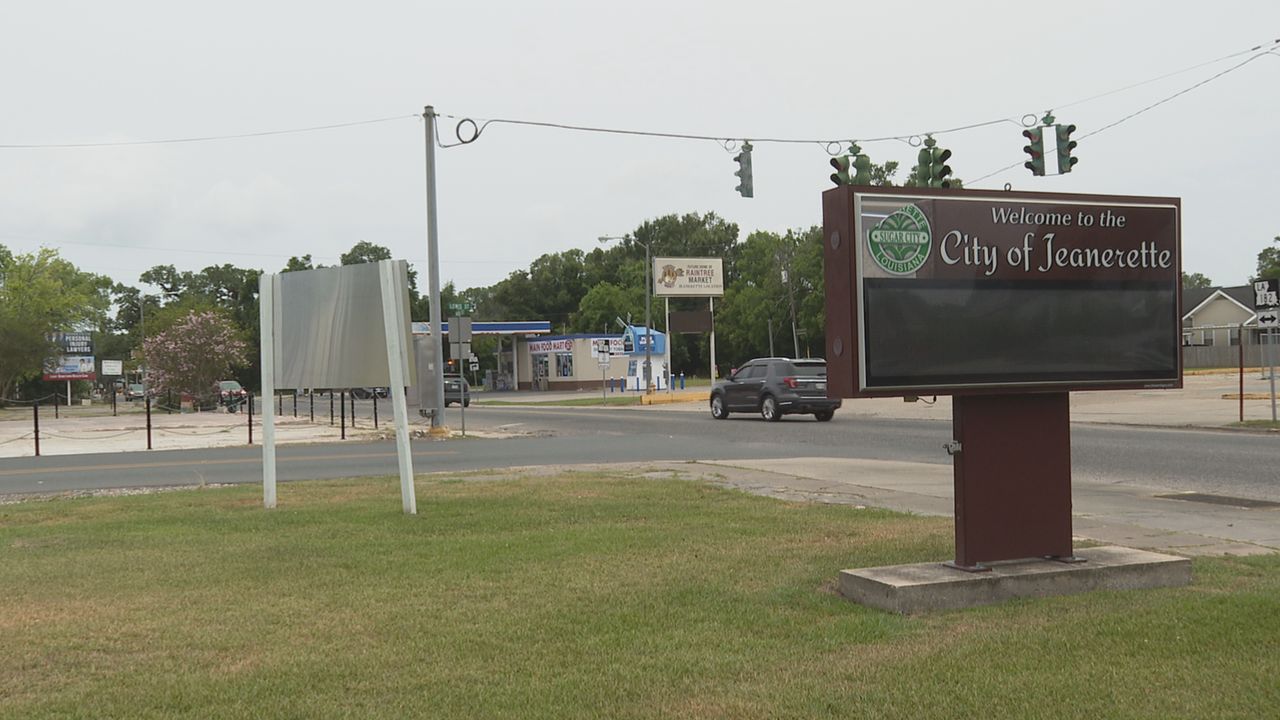 Jeanerette City Hall Sign
