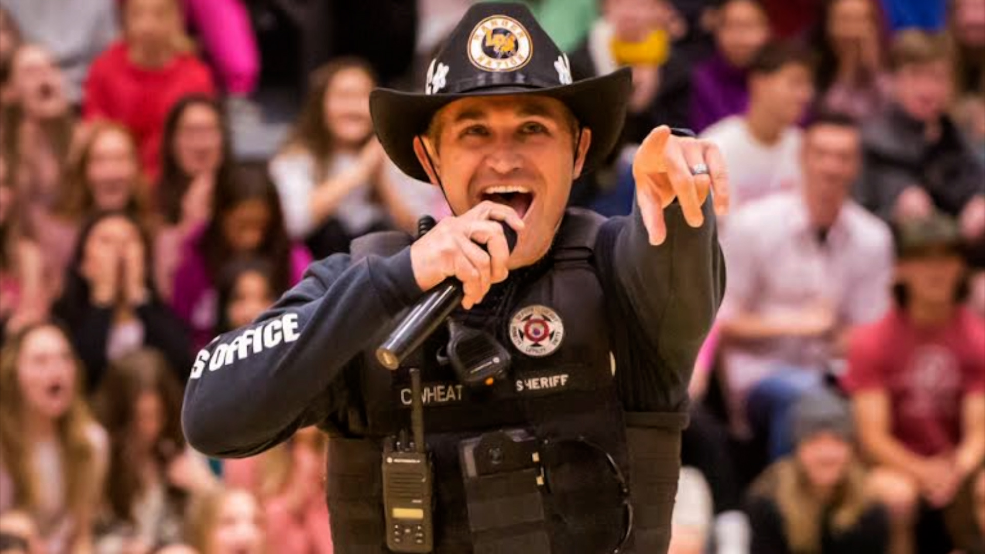 El Paso County Sheriff's Dancing Deputy 