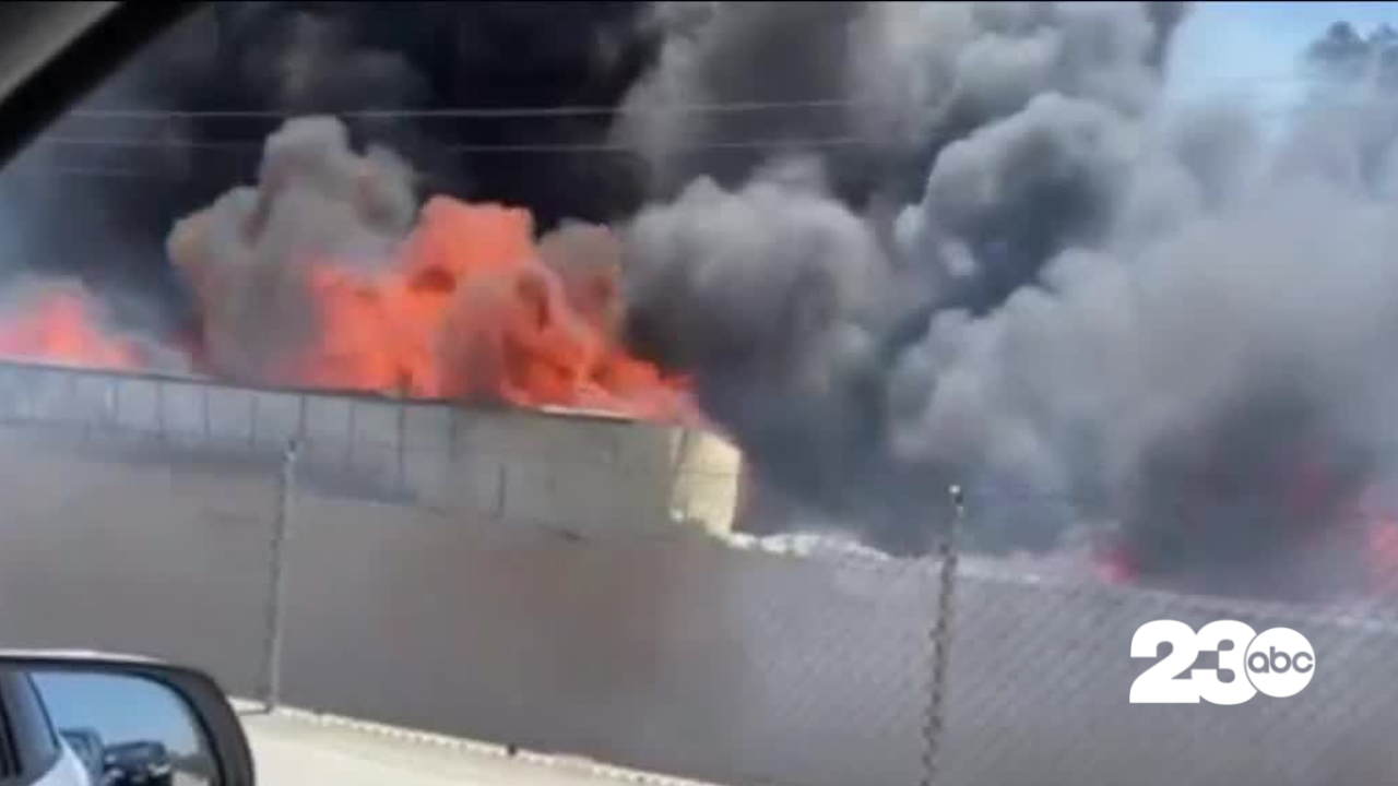 Banaceks Bar Fire, Oildale