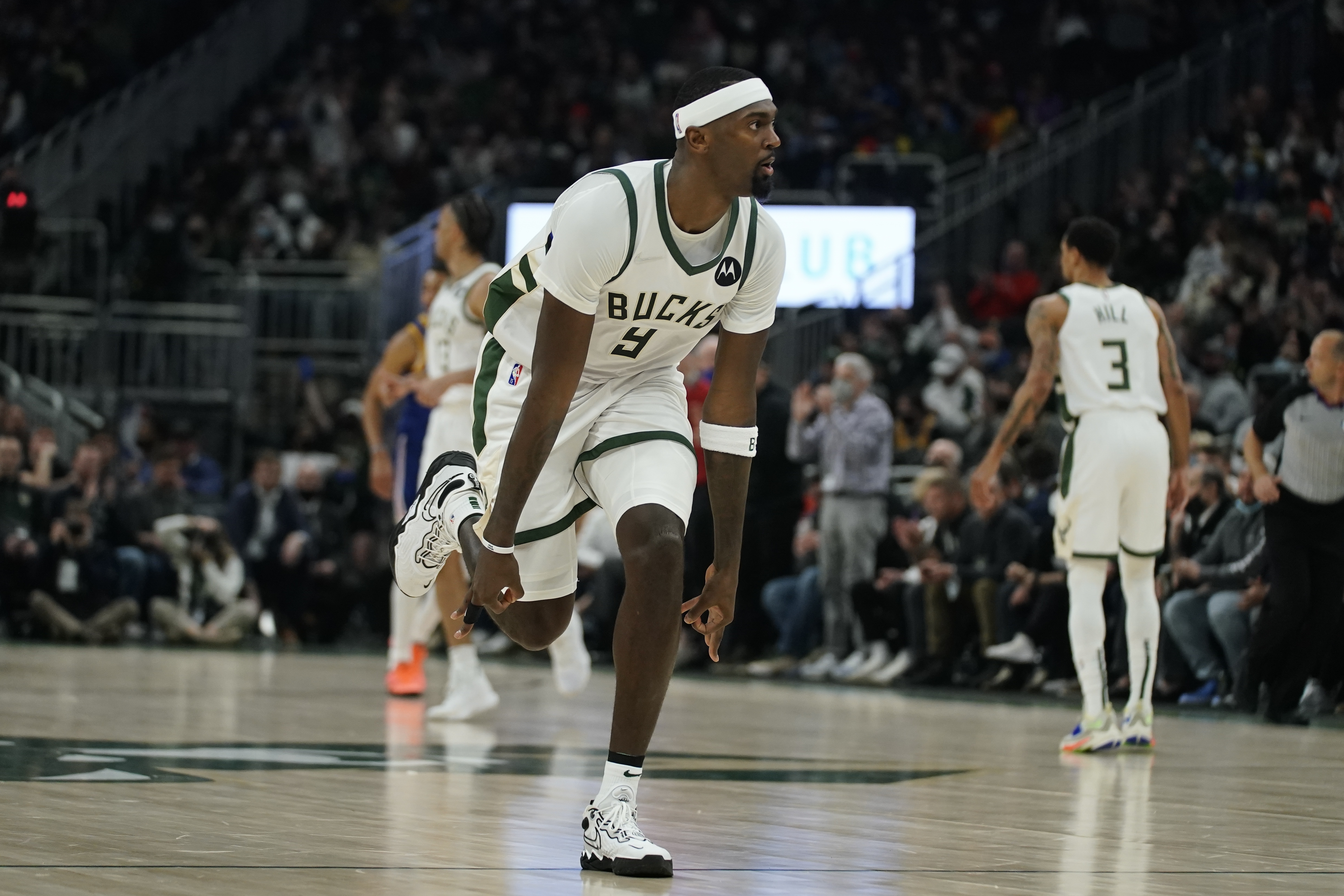Warriors Bucks Basketball