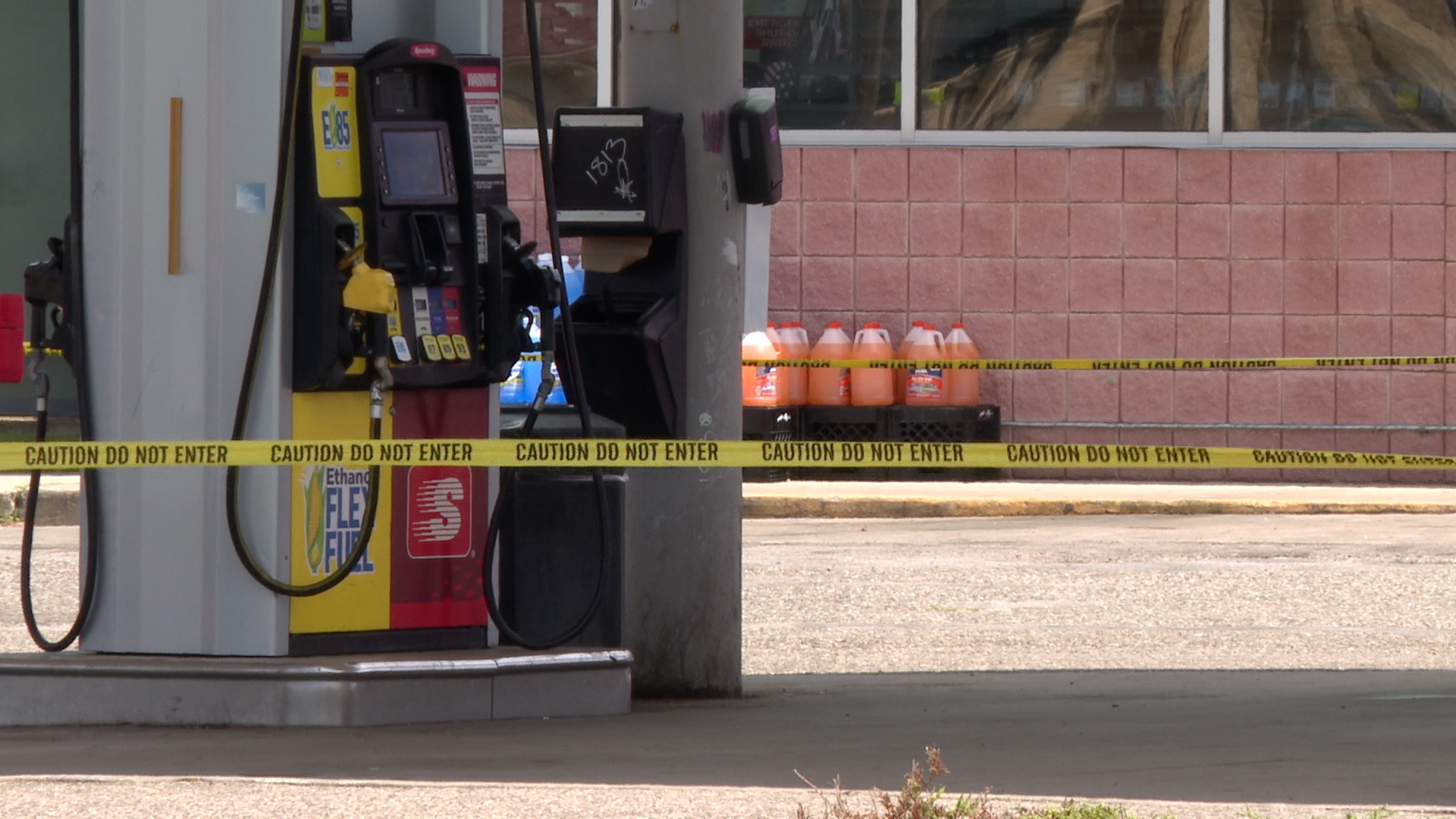 Yellow tape at closed Speedway on Cedar Street and Hunter Boulevard