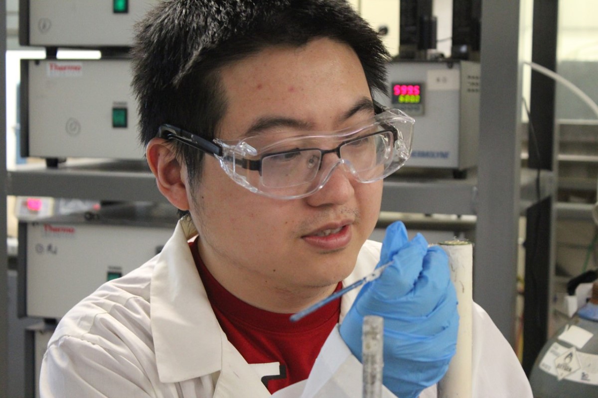 thumbnail_Dr Wang fuel cells_IMG_9246.jpg