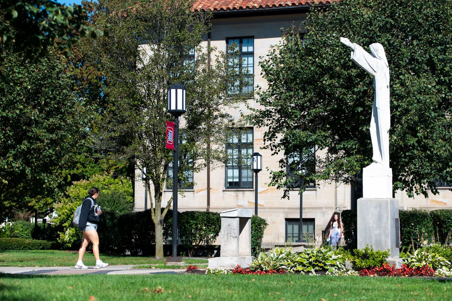 campus-fall-foilage-with-statue.jpg **DO NOT USE OUTSIDE ORIGIAL ARTICLE**