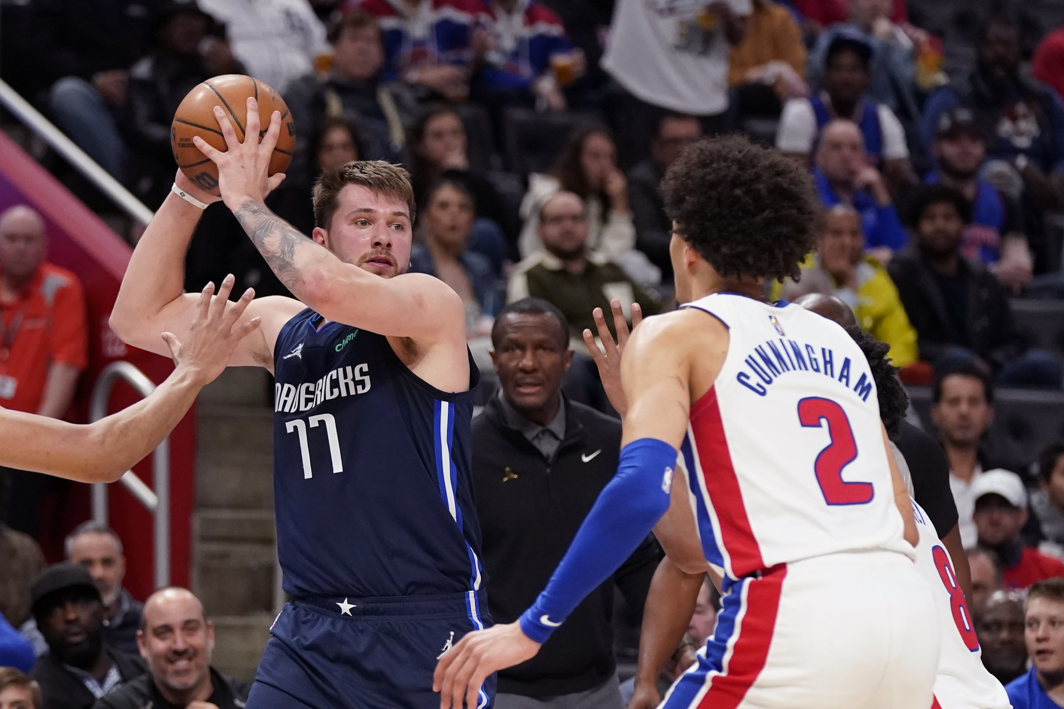 Luka Doncic Mavericks Pistons Basketball