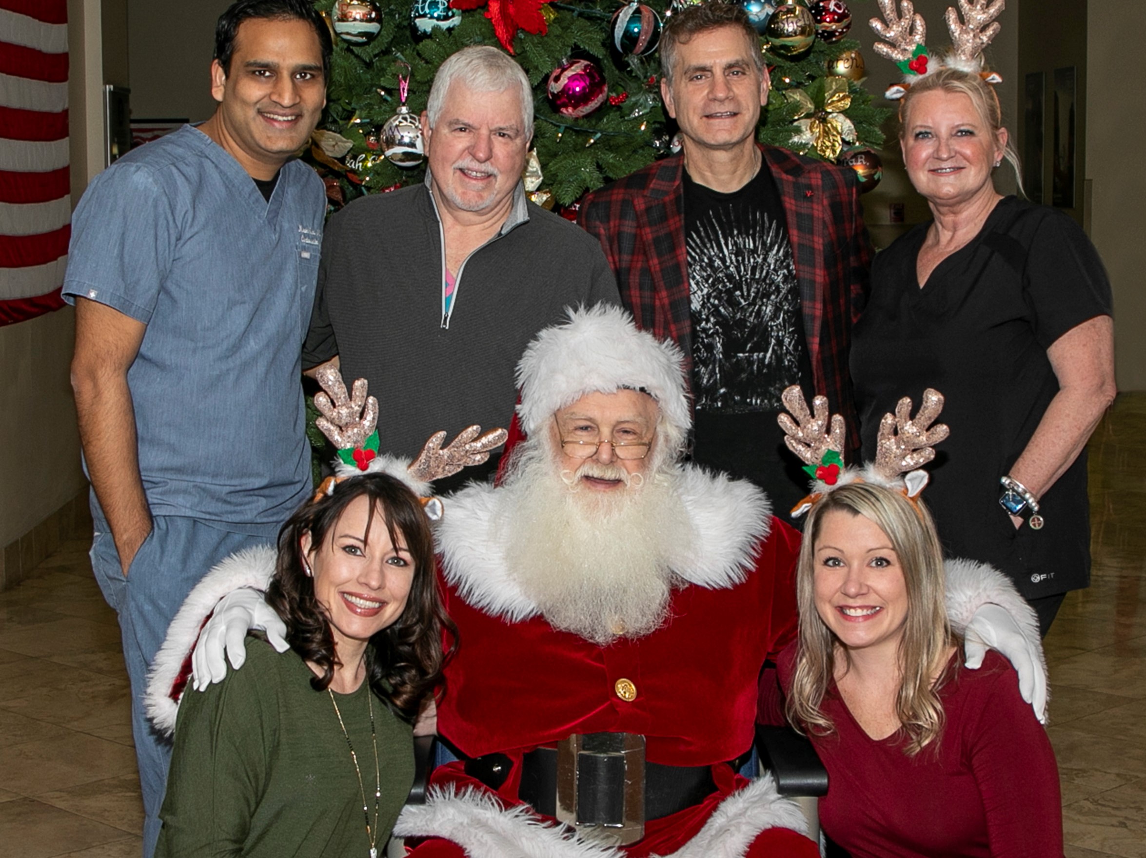 Abrazo Arrowhead TAVR team with Santa.jpg