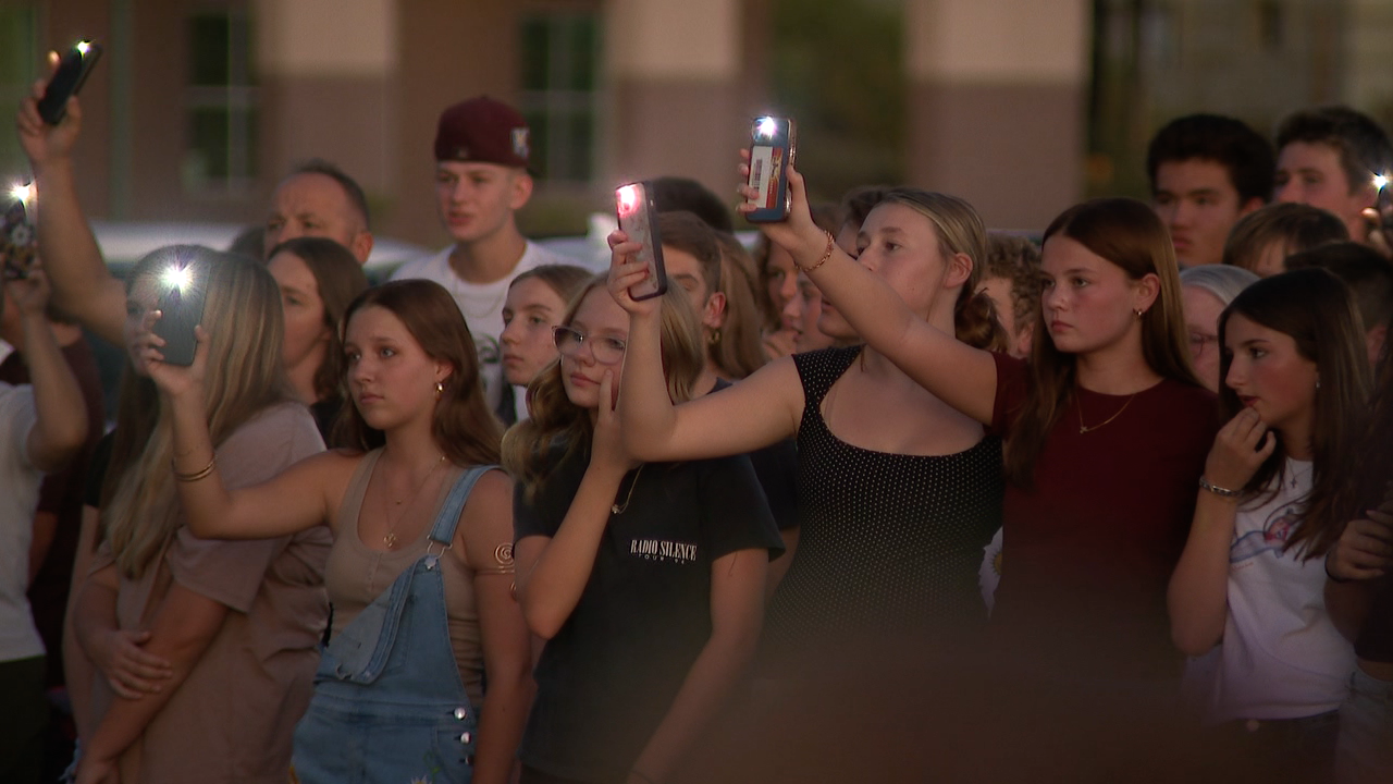 Glendale gathering for injured teen 8-3-25