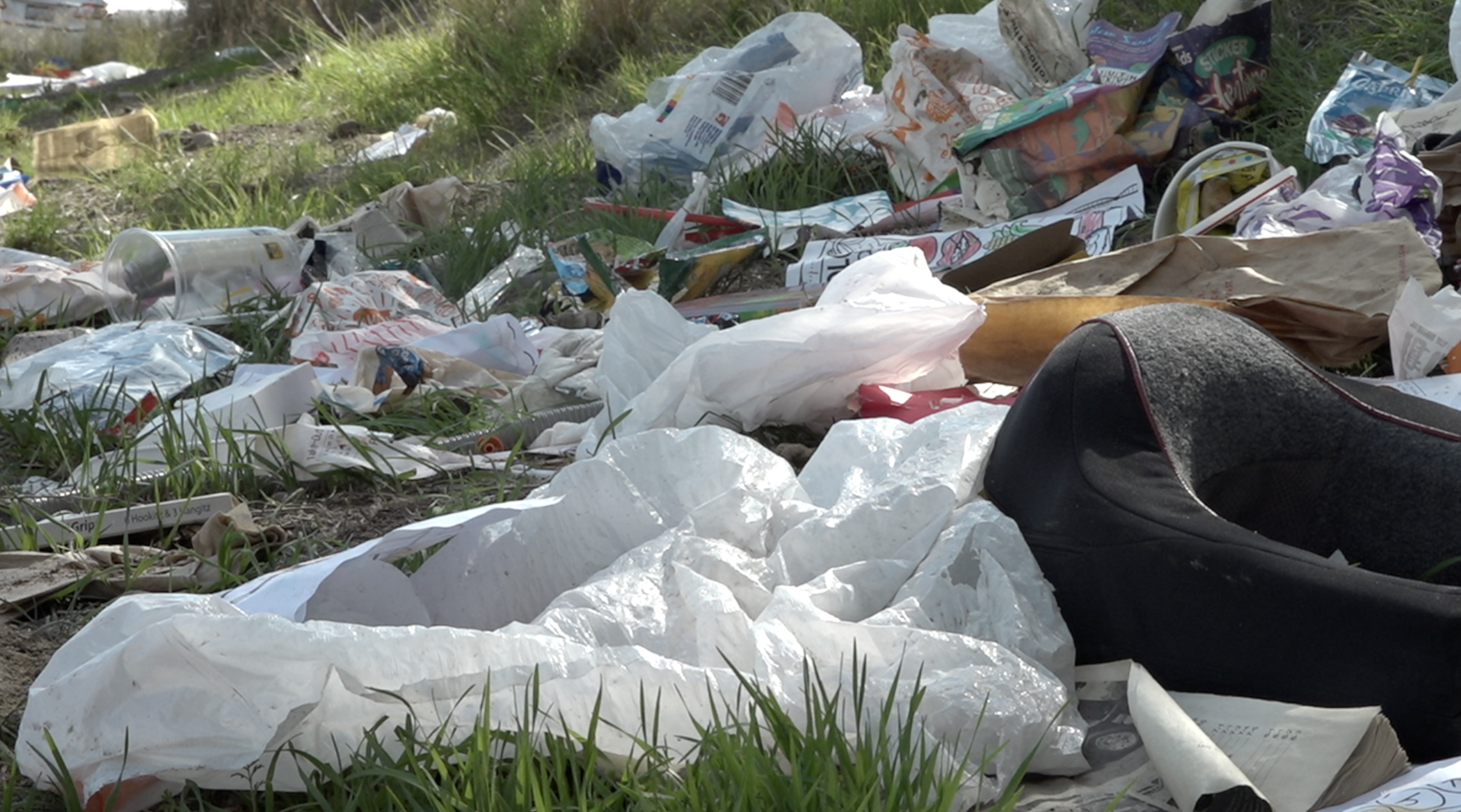 Community frustrated with nonstop littering along their sidewalk