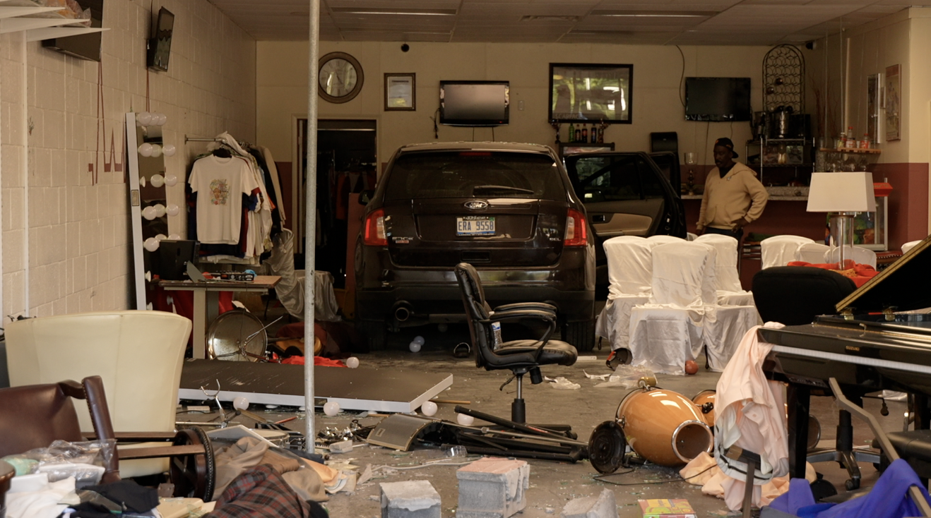 Car smashes in south Lansing business 