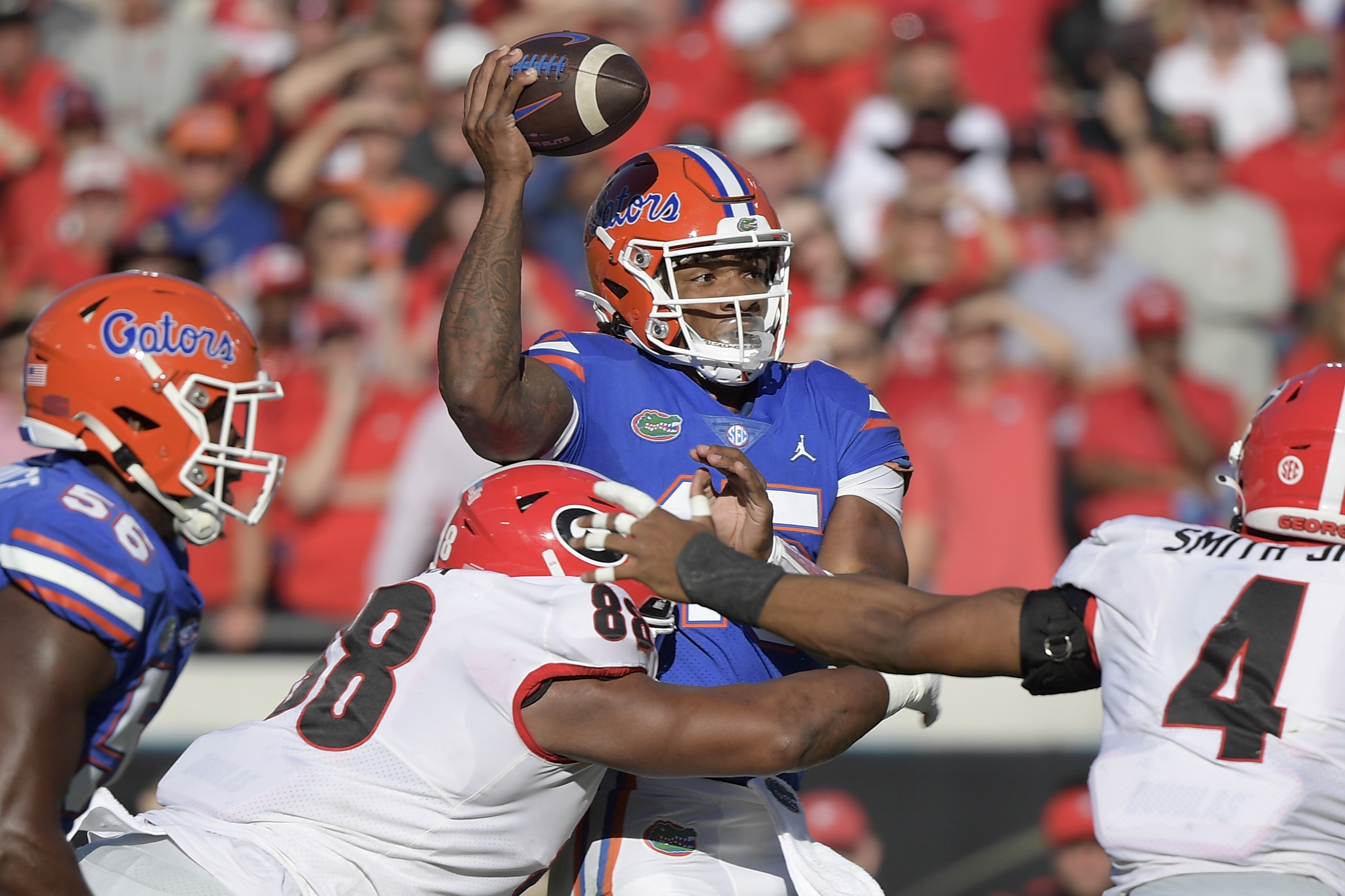 Florida Gators QB Anthony Richardson sacked by Georgia Bulldogs defensive lineman Jalen Carter in 2021