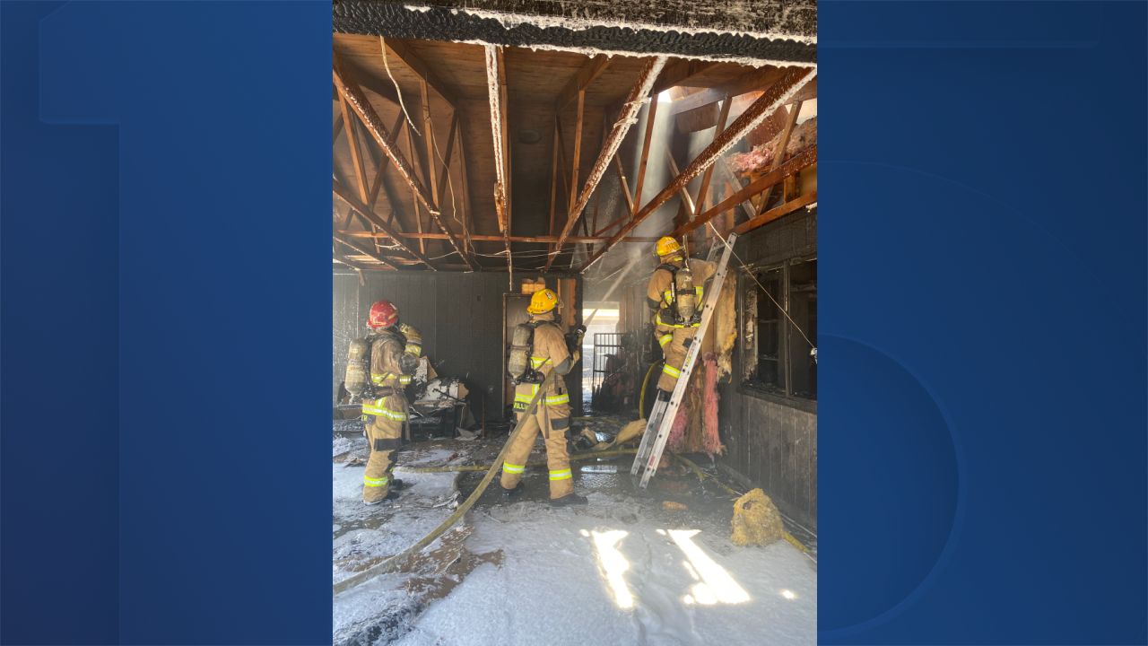 Fd 2 Firefighters Suffer Burn Injuries During House Fire Near 27th Glendale Avenues
