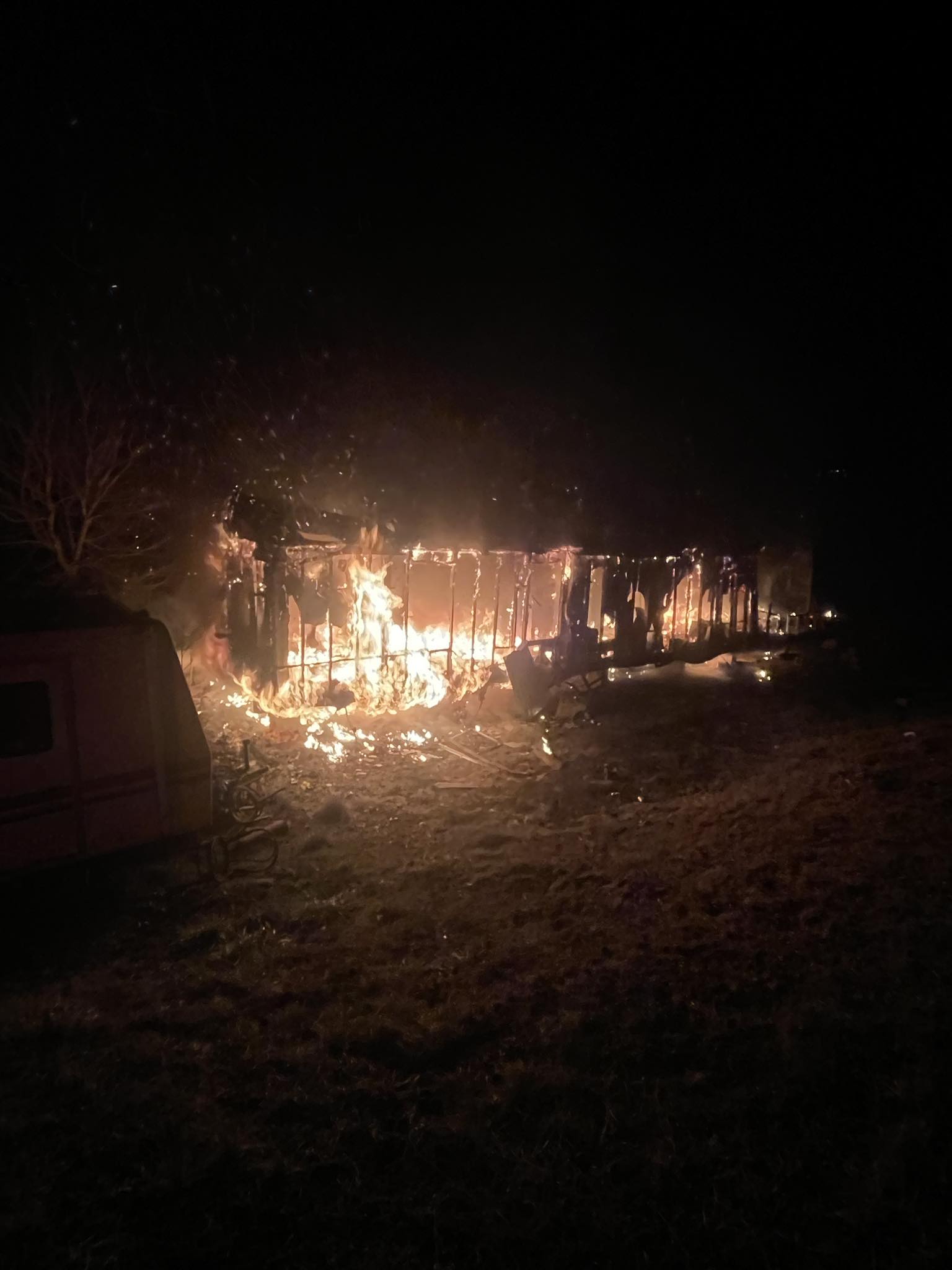 Abandoned trailer a total loss after fire in Anderson County