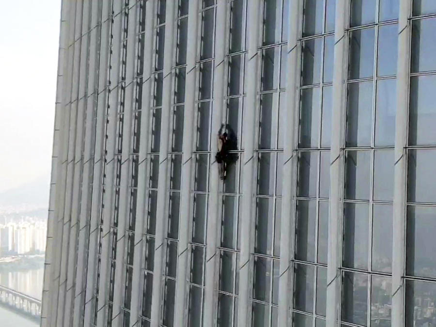 South Korea Skyscraper Climibing