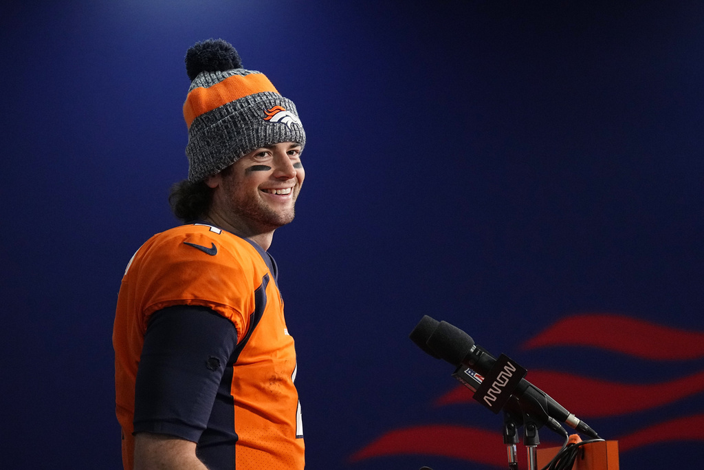 Chargers Broncos Football