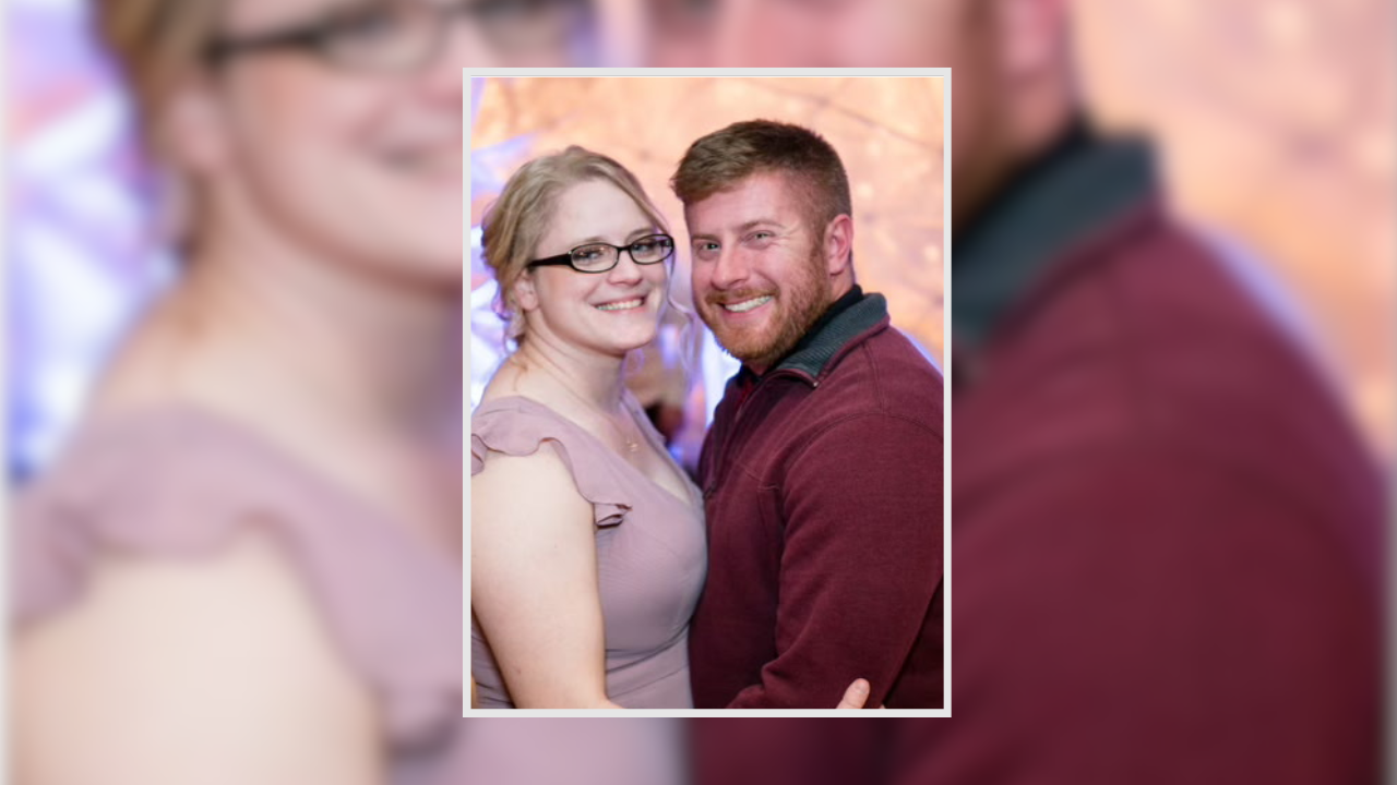 RIGHT ORIENTED PORTRAIT PHOTO WITH BACKGROUND (6).png