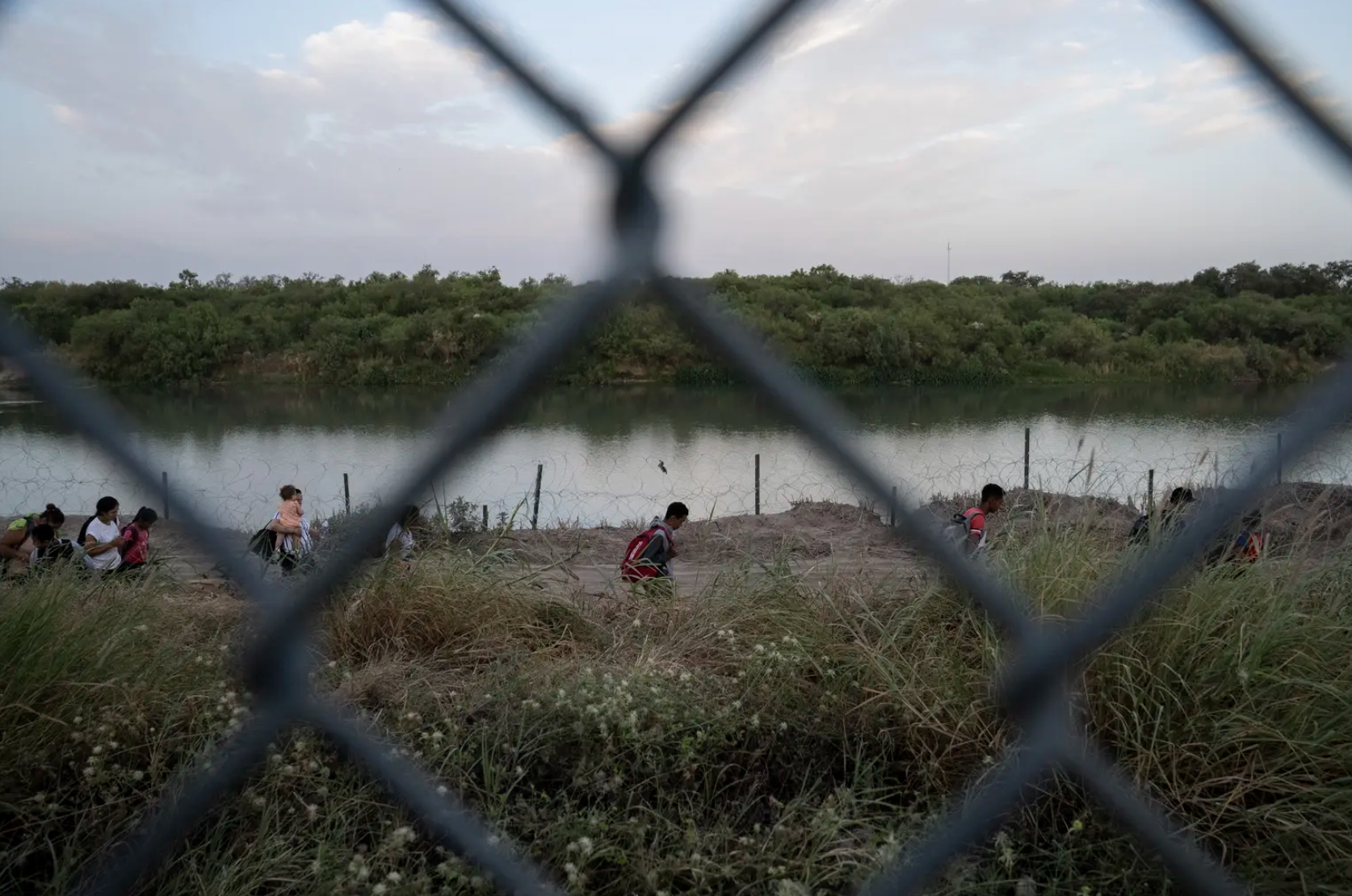 Immigrant rights groups sue Texas to halt new law allowing arrests of migrants