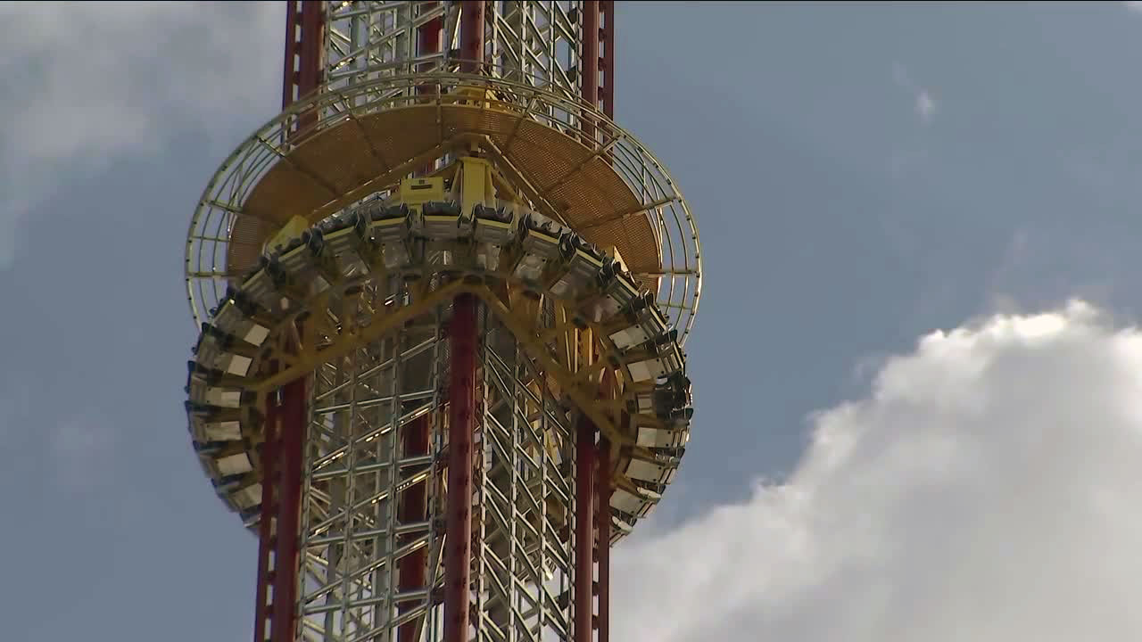 Teen dies on ride in Orlando