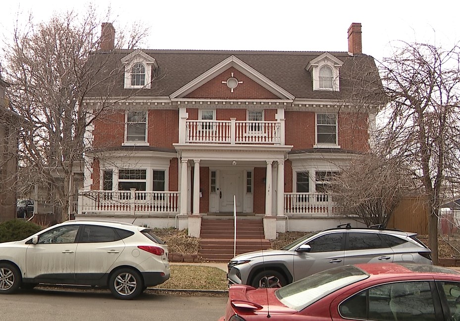 gaylordhouse.jpg