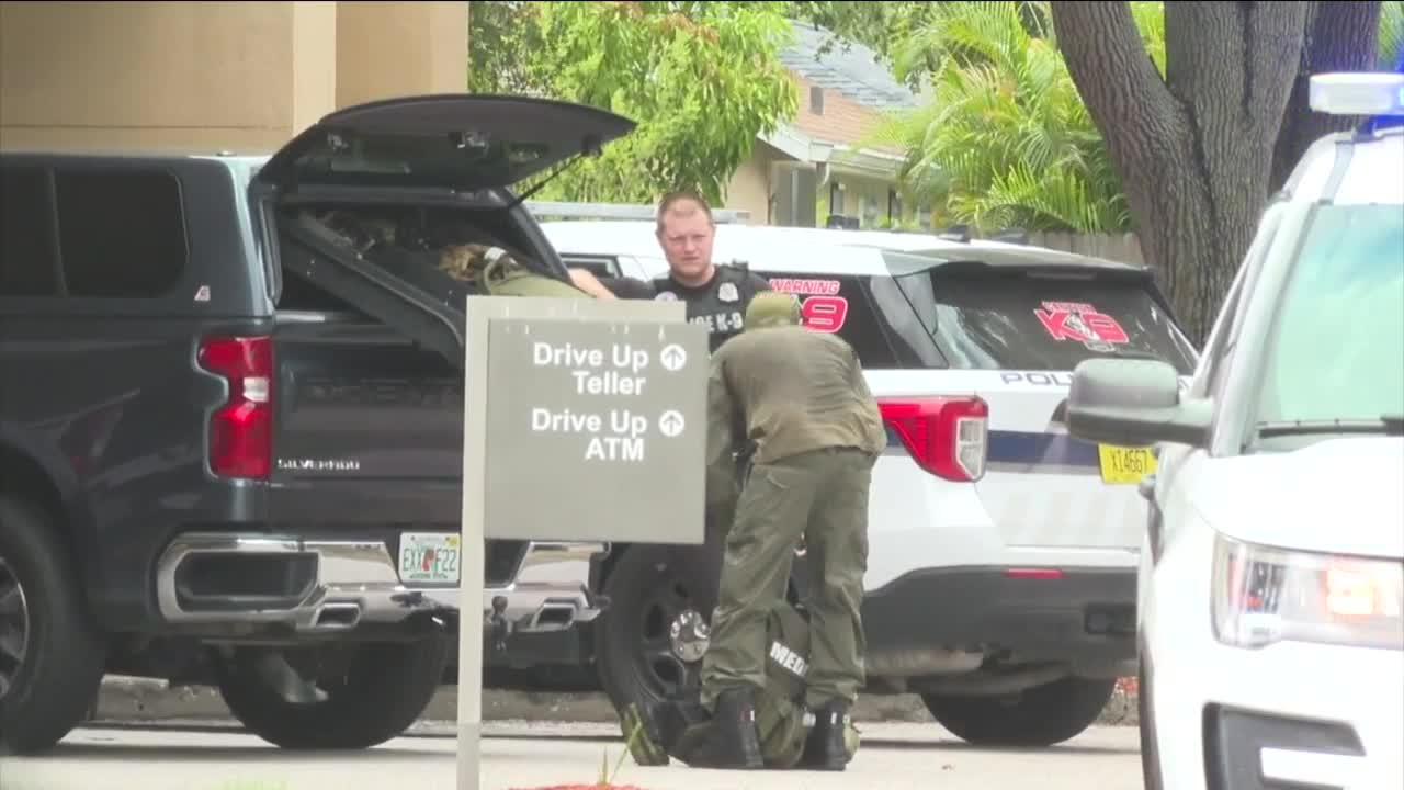 Gunman in custody after barricading himself inside St. Pete bank, police say