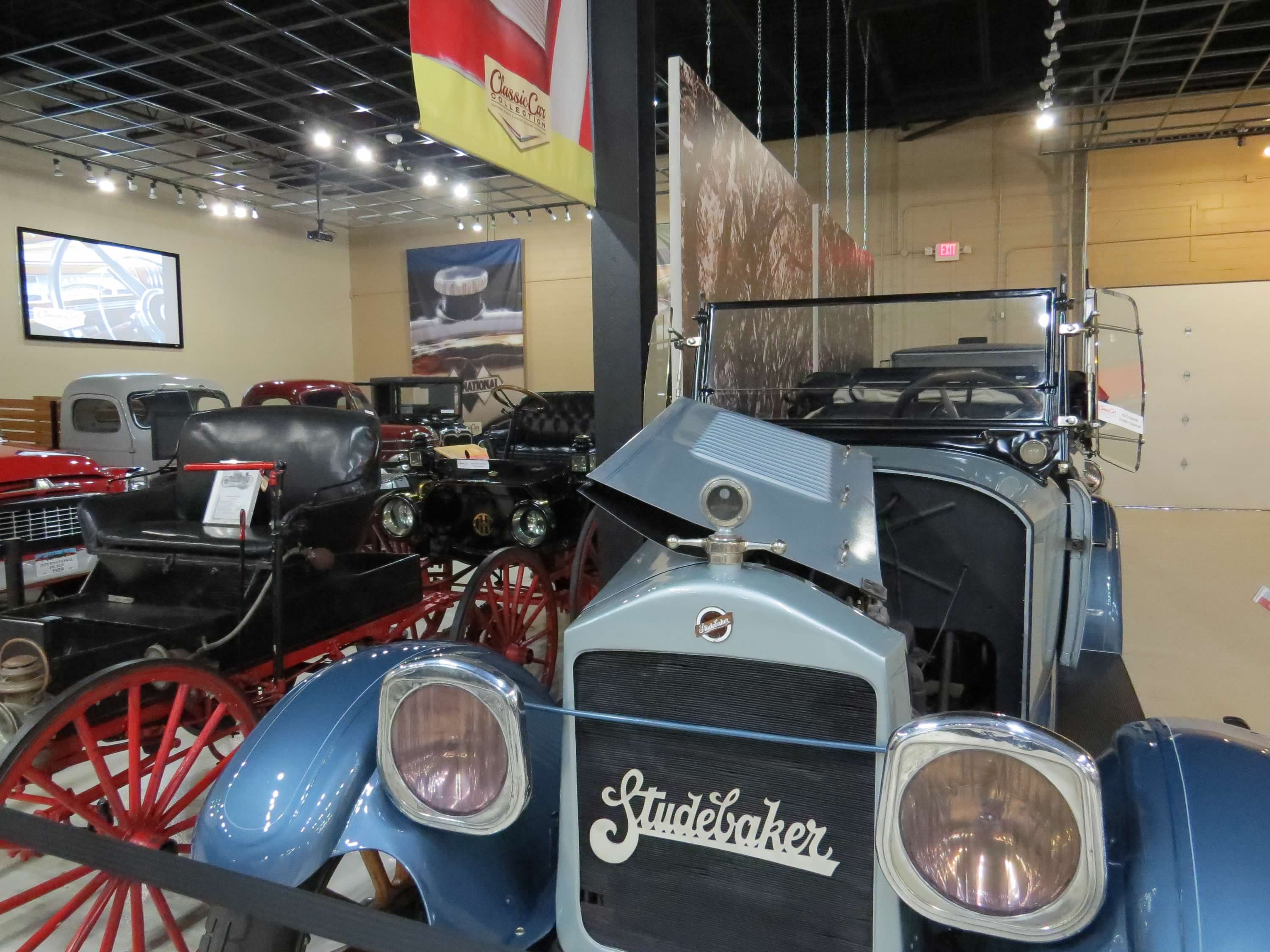 Antique cars at the Classic Car Collection.JPG