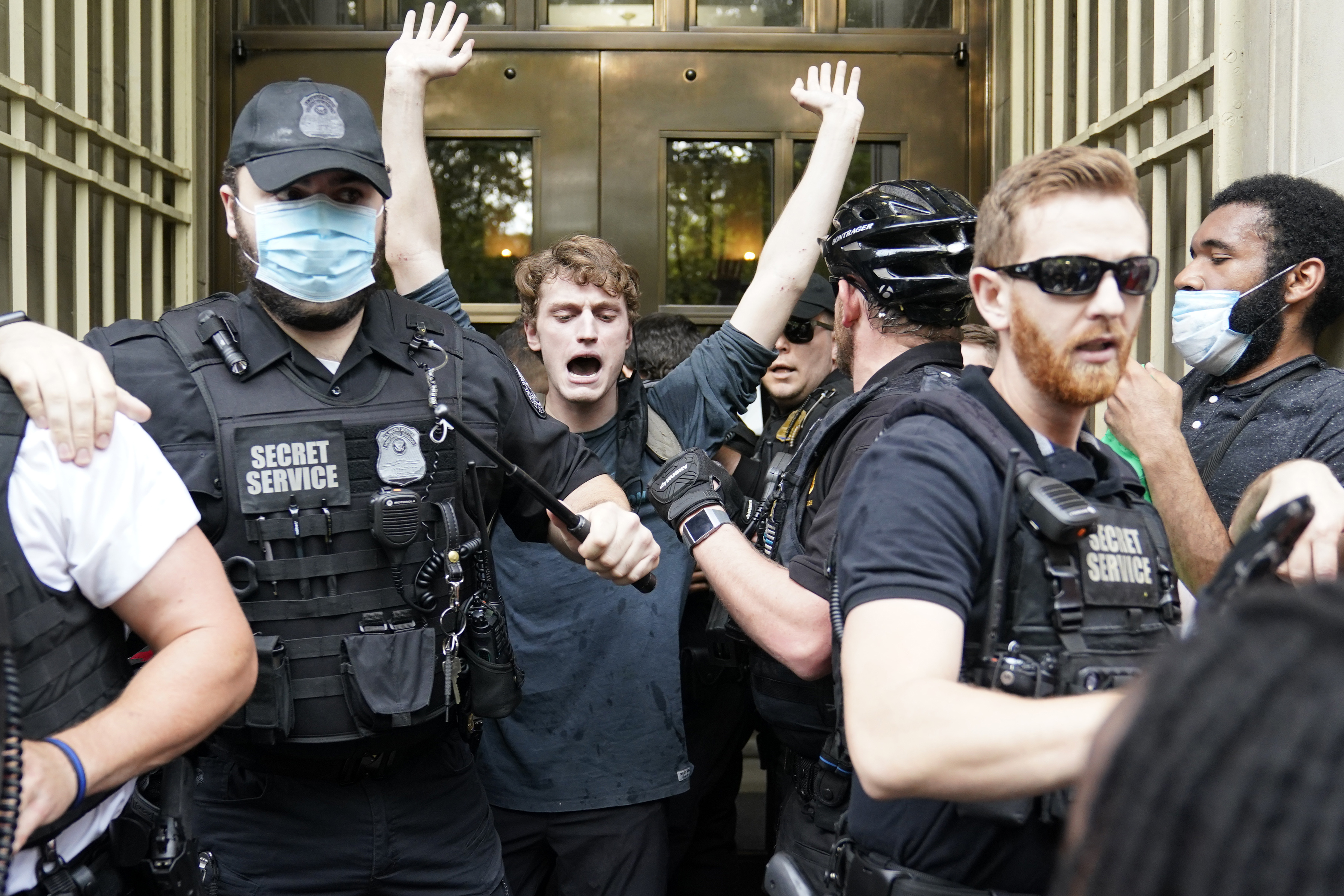 Reports: White House locked down as protesters surround complex, confront Secret Service
