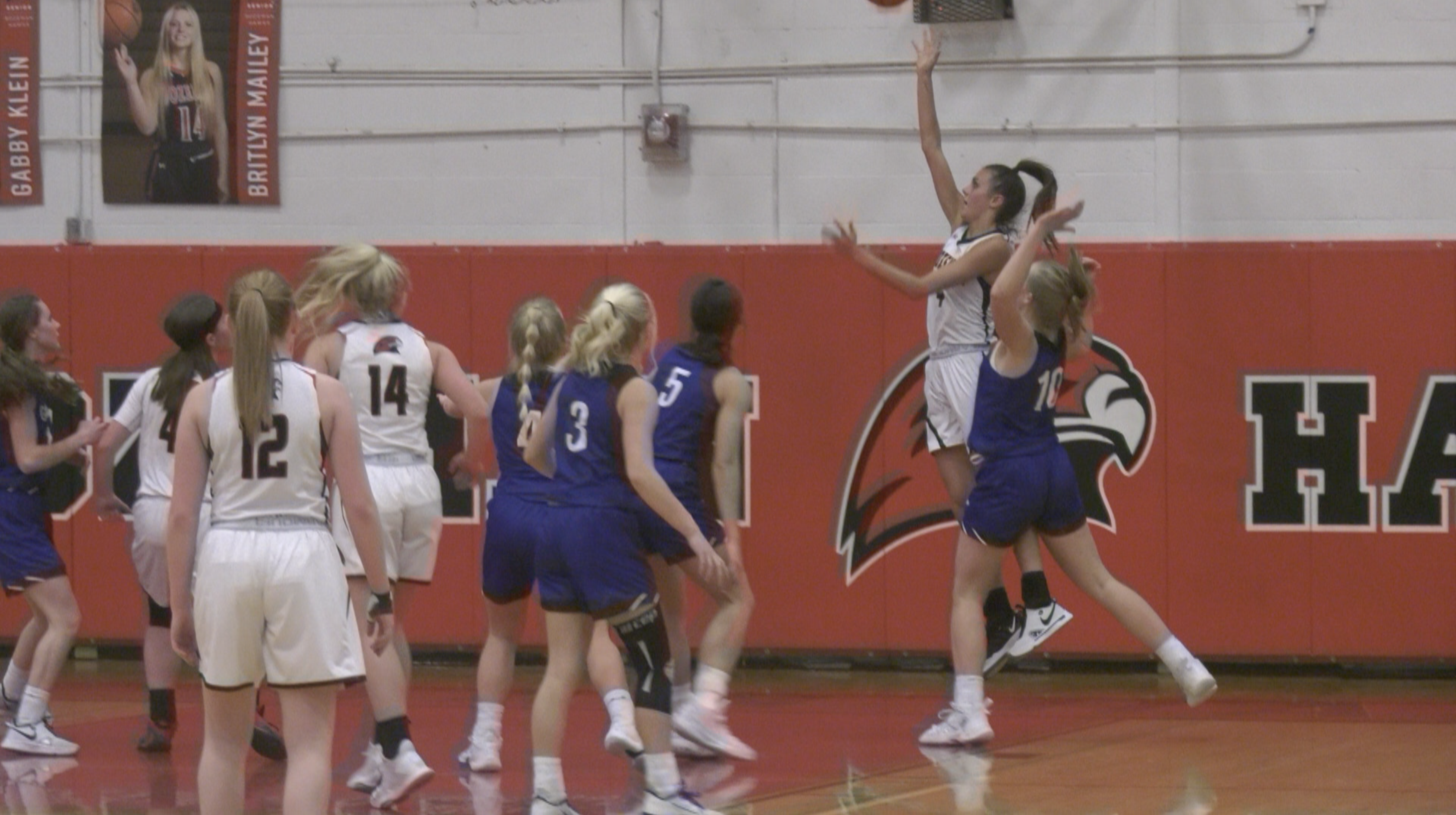 Bozeman Hawks soar past Gallatin Raptors