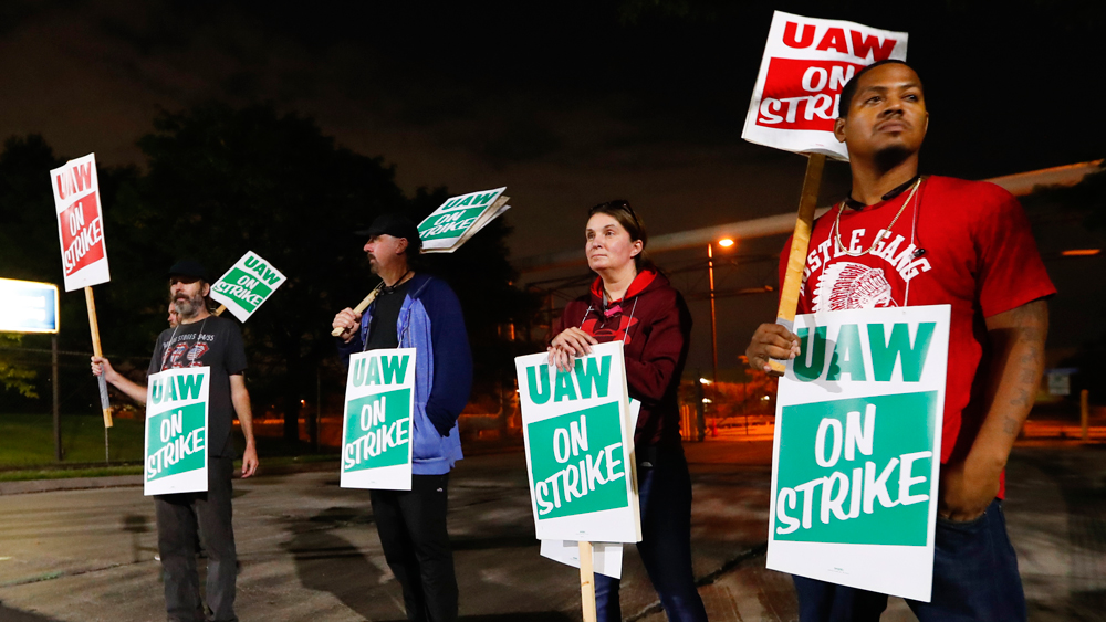 United Auto Workers members picket outside the General Motors Detroit-Hamtramck assembly plant in Hamtramck, Mich., Monday, Sept. 16, 2019. Roughly 49,000 workers at General Motors plants in the U.S. went on strike just before midnight Sunday, but talks between the UAW and the automaker will resume. 