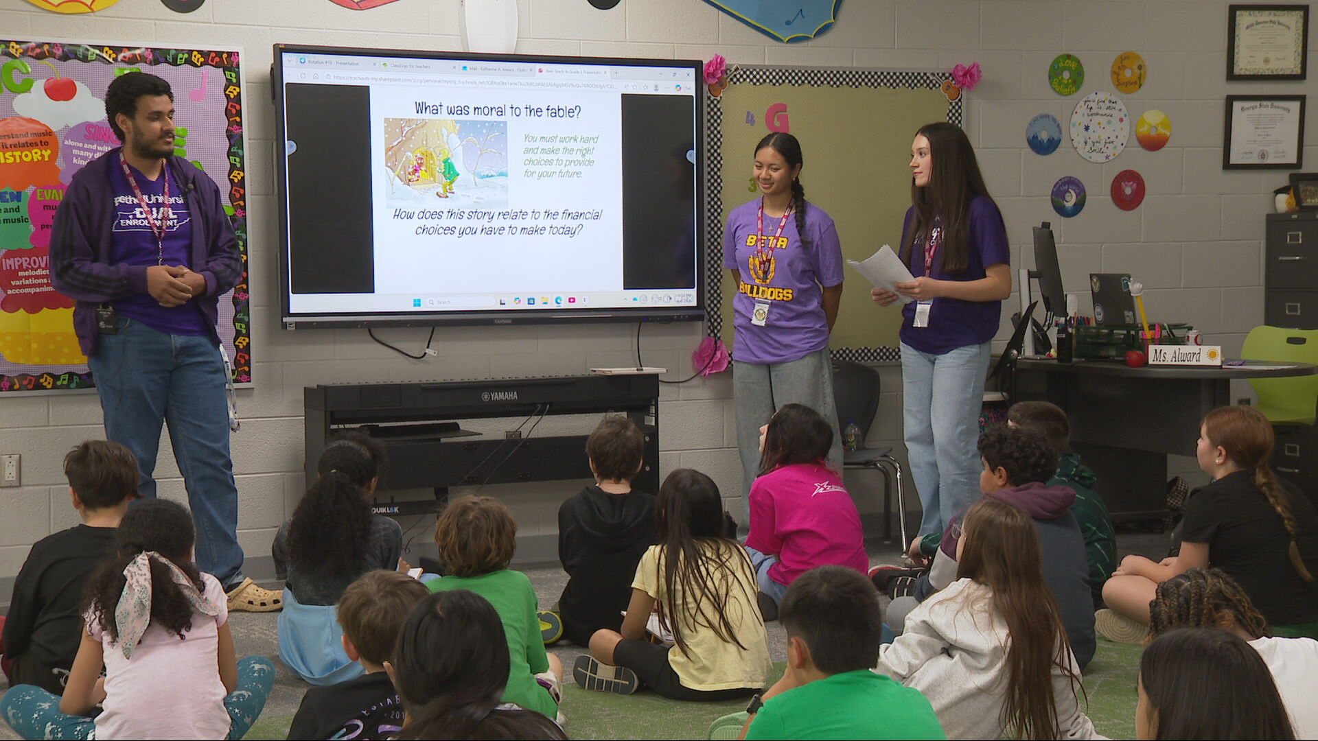 Students teaching financial.jpeg