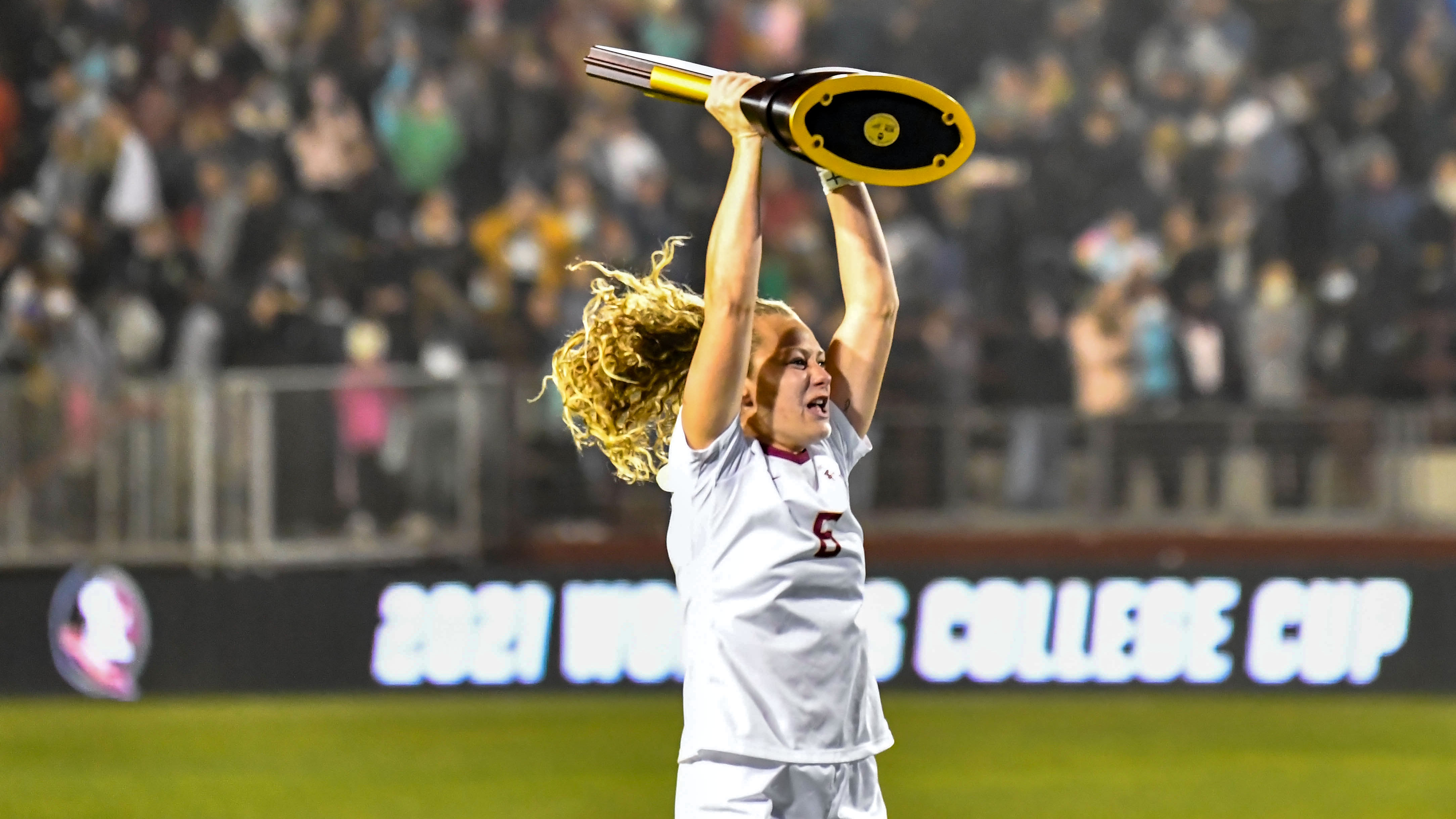 Jaelin Howell wins MAC Hermann Trophy for second straight season