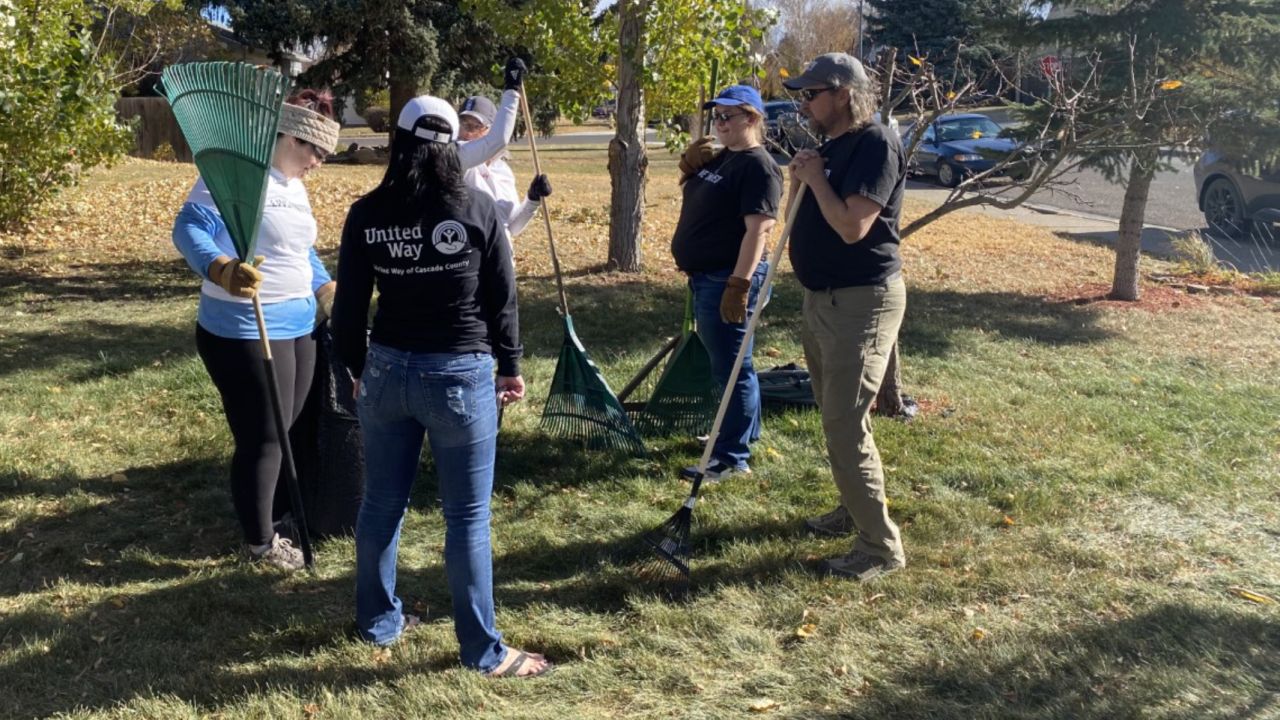 United Way helps with leaf clean-up in Great Falls