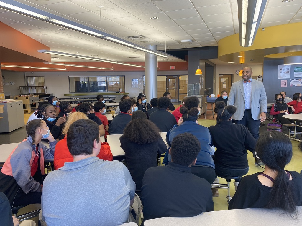 DR. MCGHEE WITH STUDENTS.jpeg