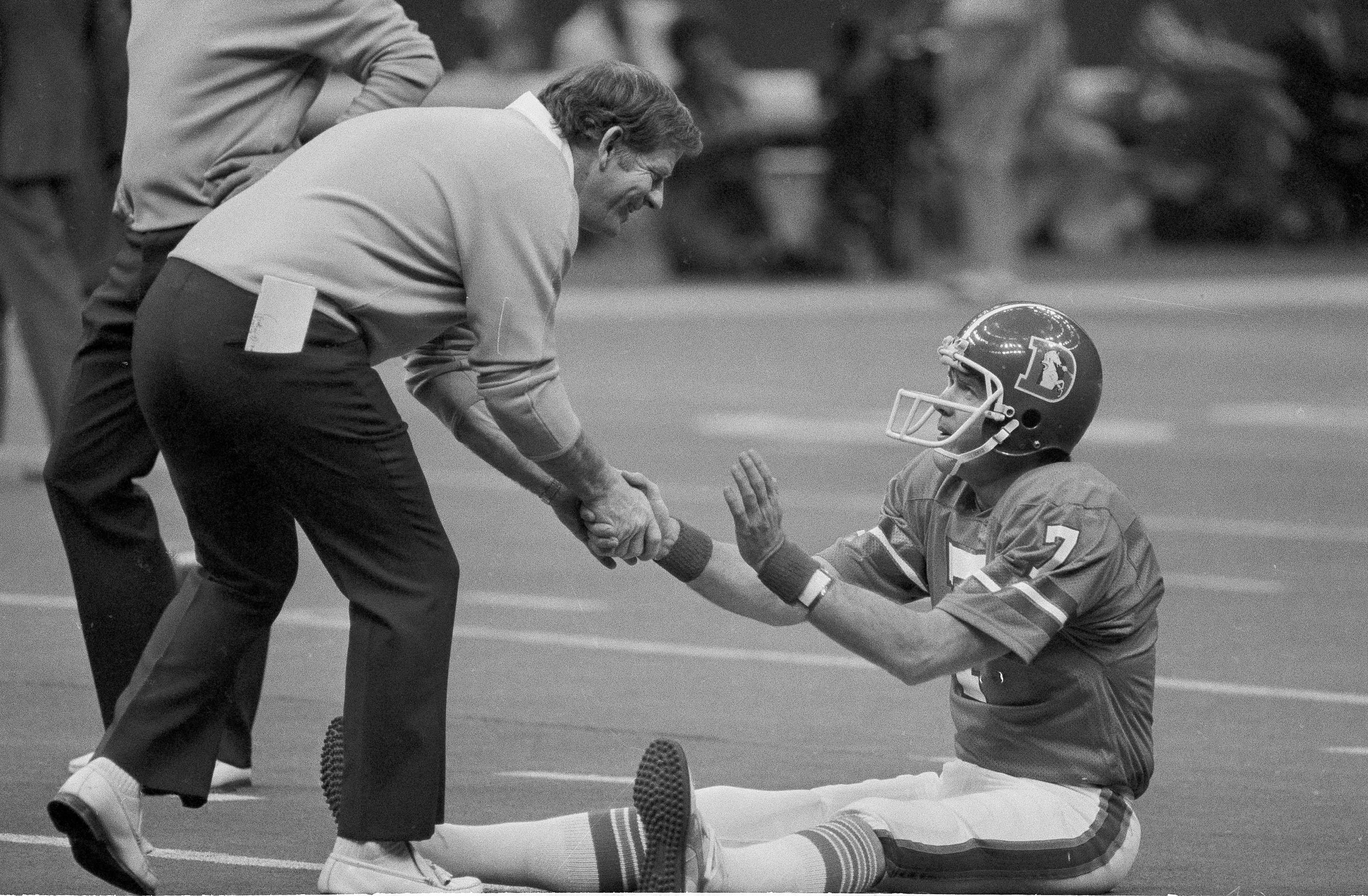Obit Red Miller Football