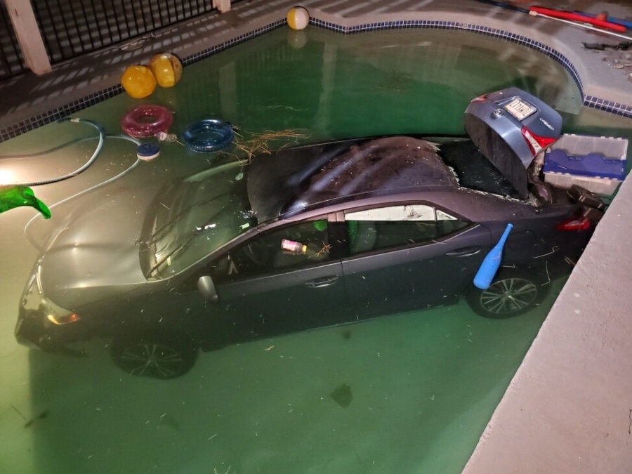 car_in_pool_lemon_grove1_061020.jpg