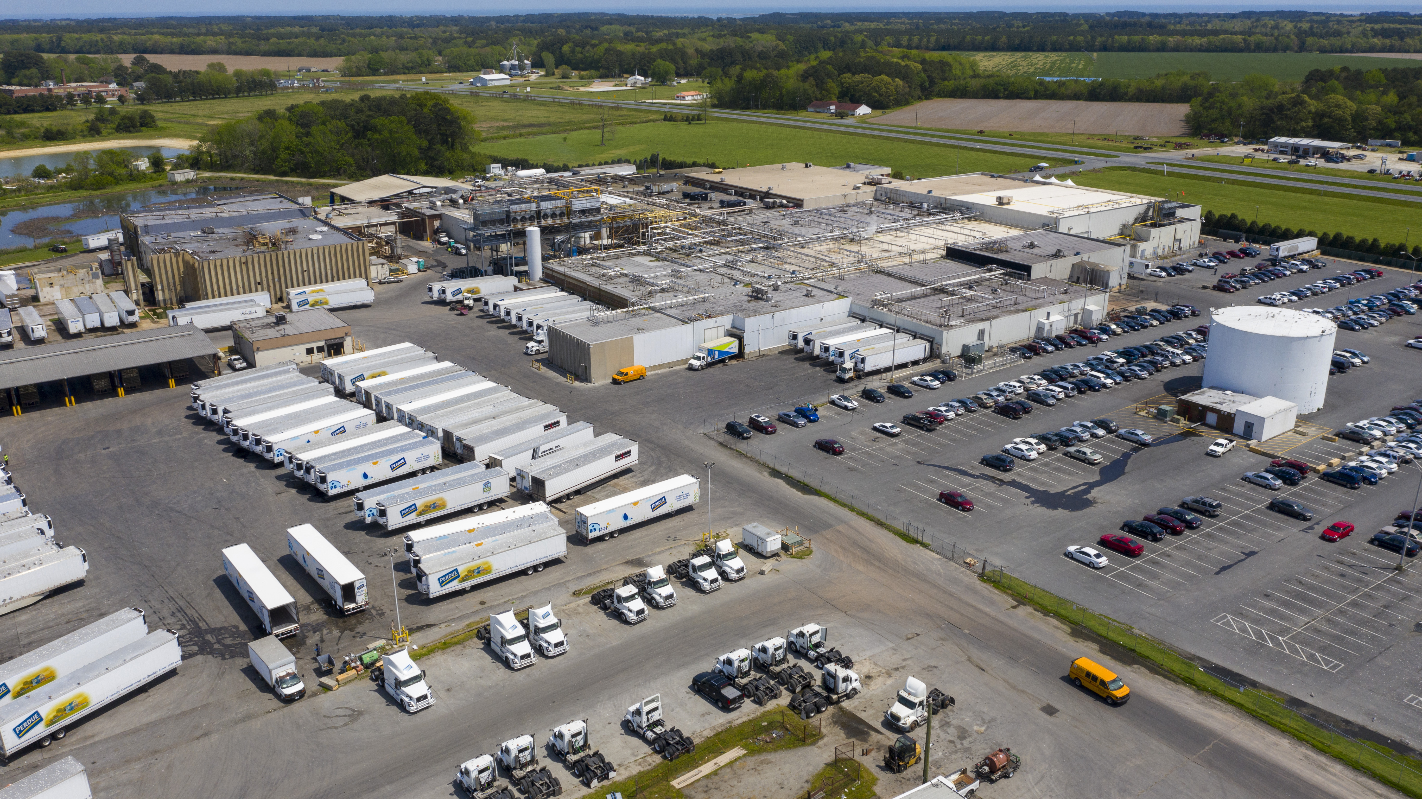 CORRECTION Virus Outbreak Virginia Poultry Farms