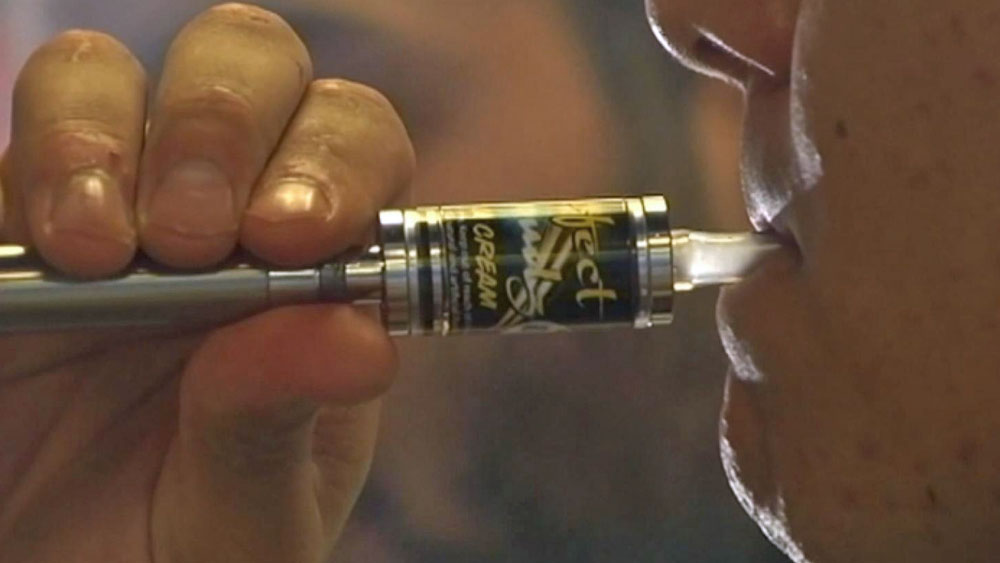 WPTV-E-CIGARETTE-VAPING-.jpg