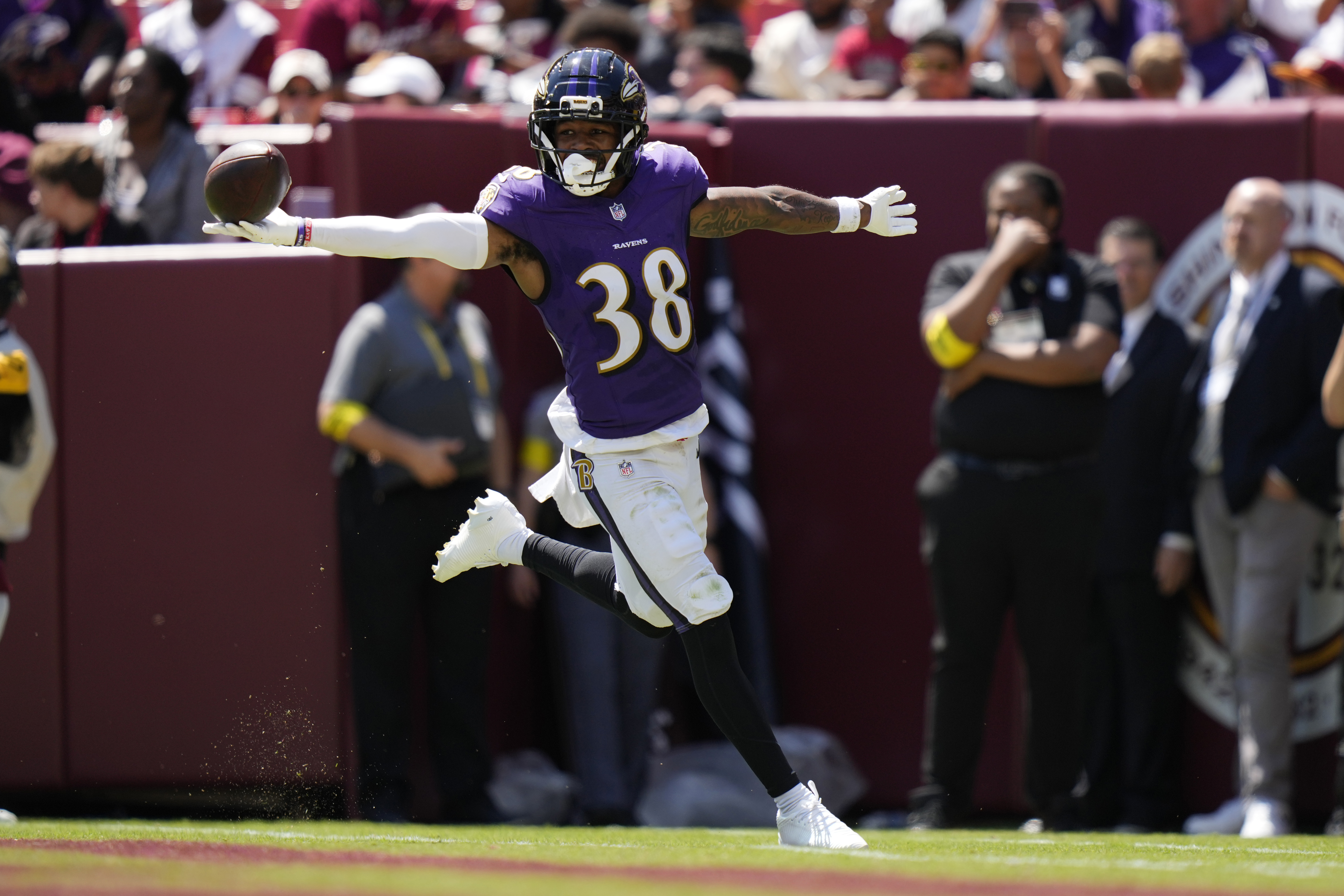 Ravens Commanders Football