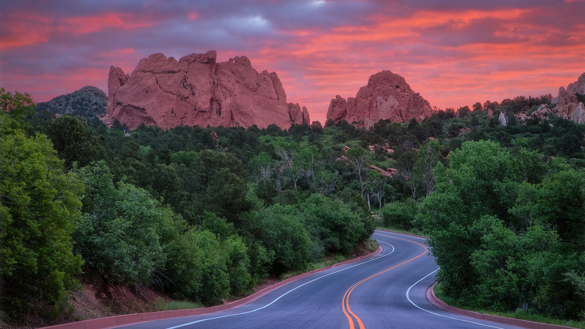 Garden of the Gods Road Lars Leber Photography.jpg