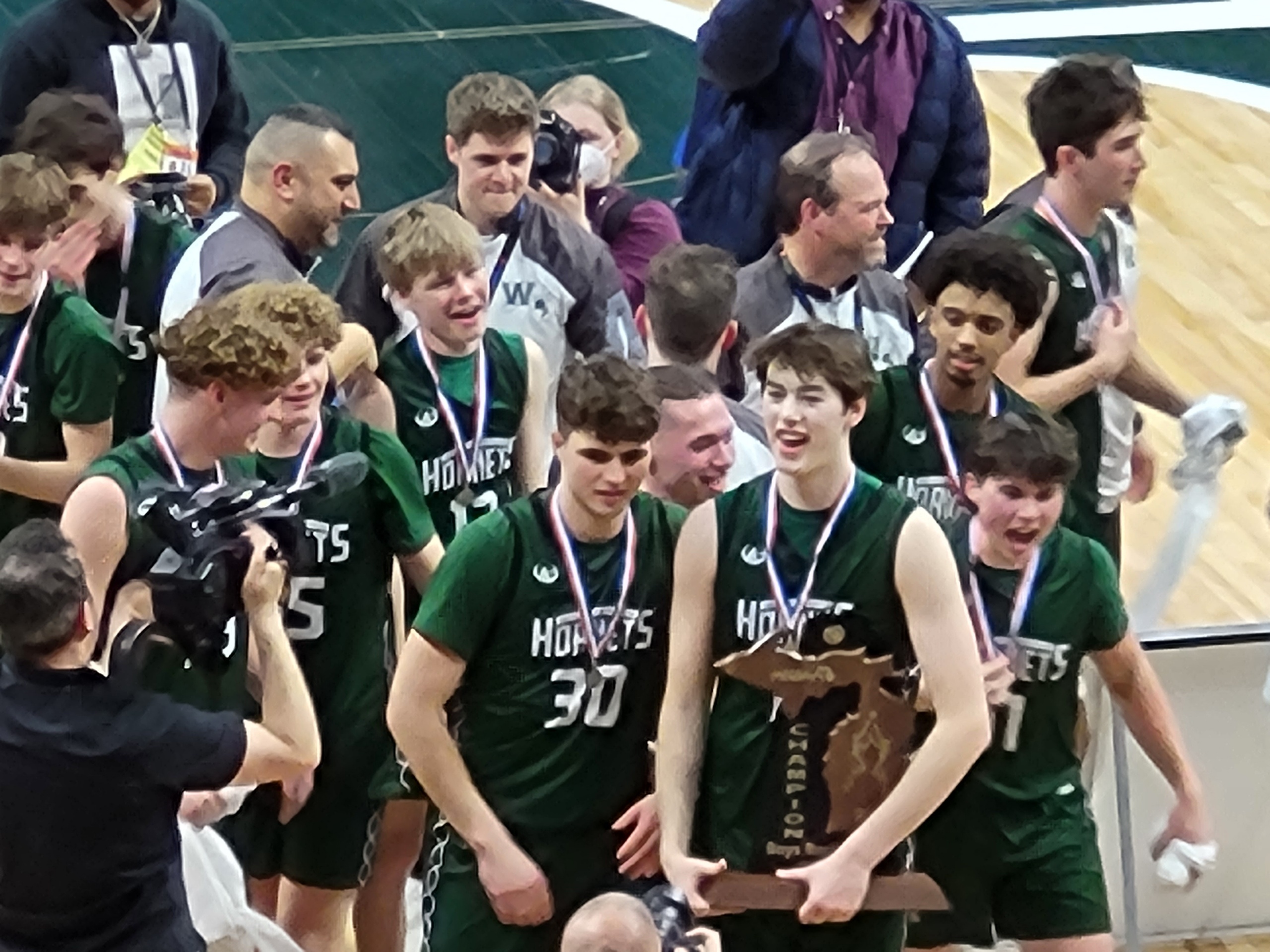 Williamston boys basketball division II champions
