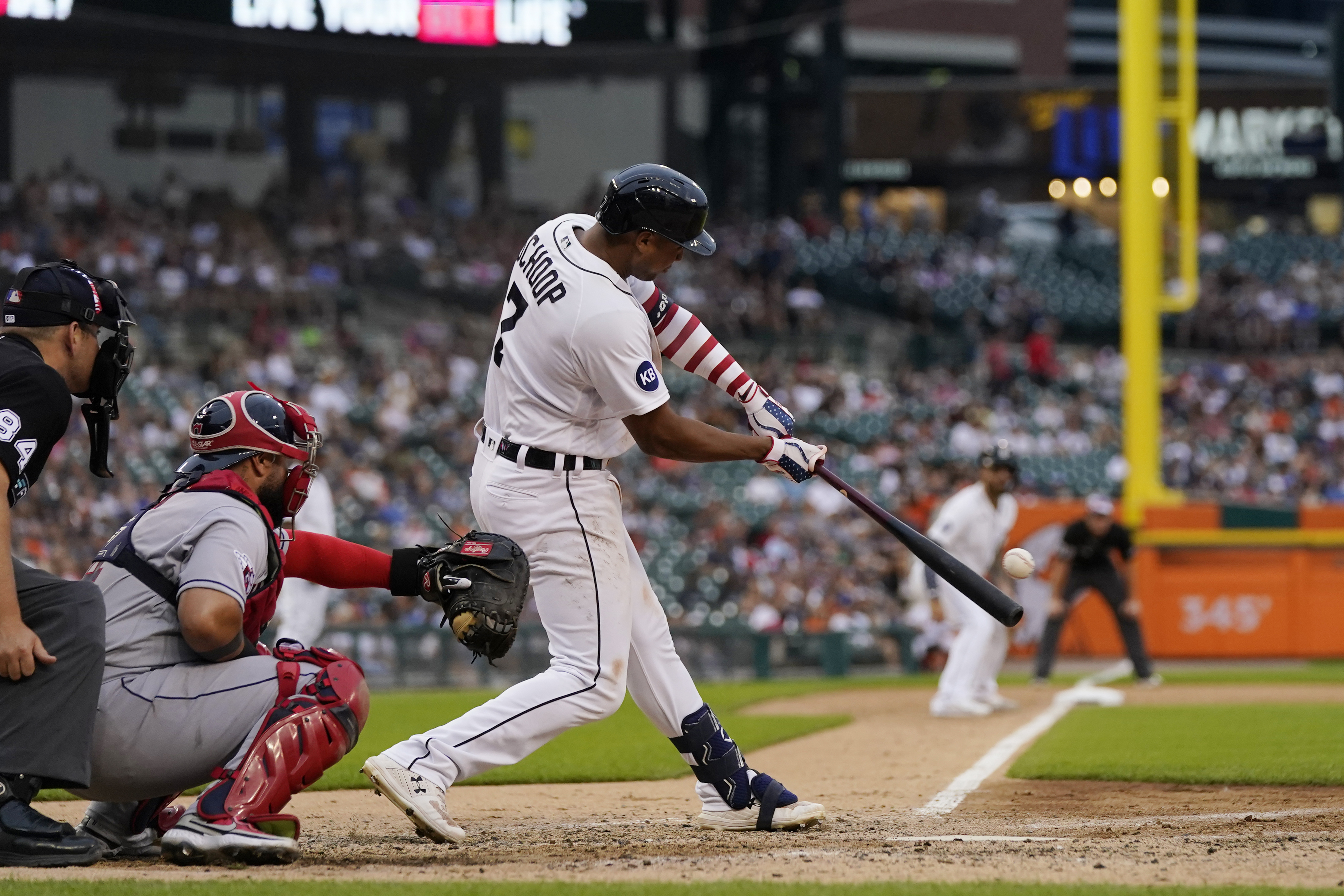 Jonathan Schoop Guardians Tigers Baseball