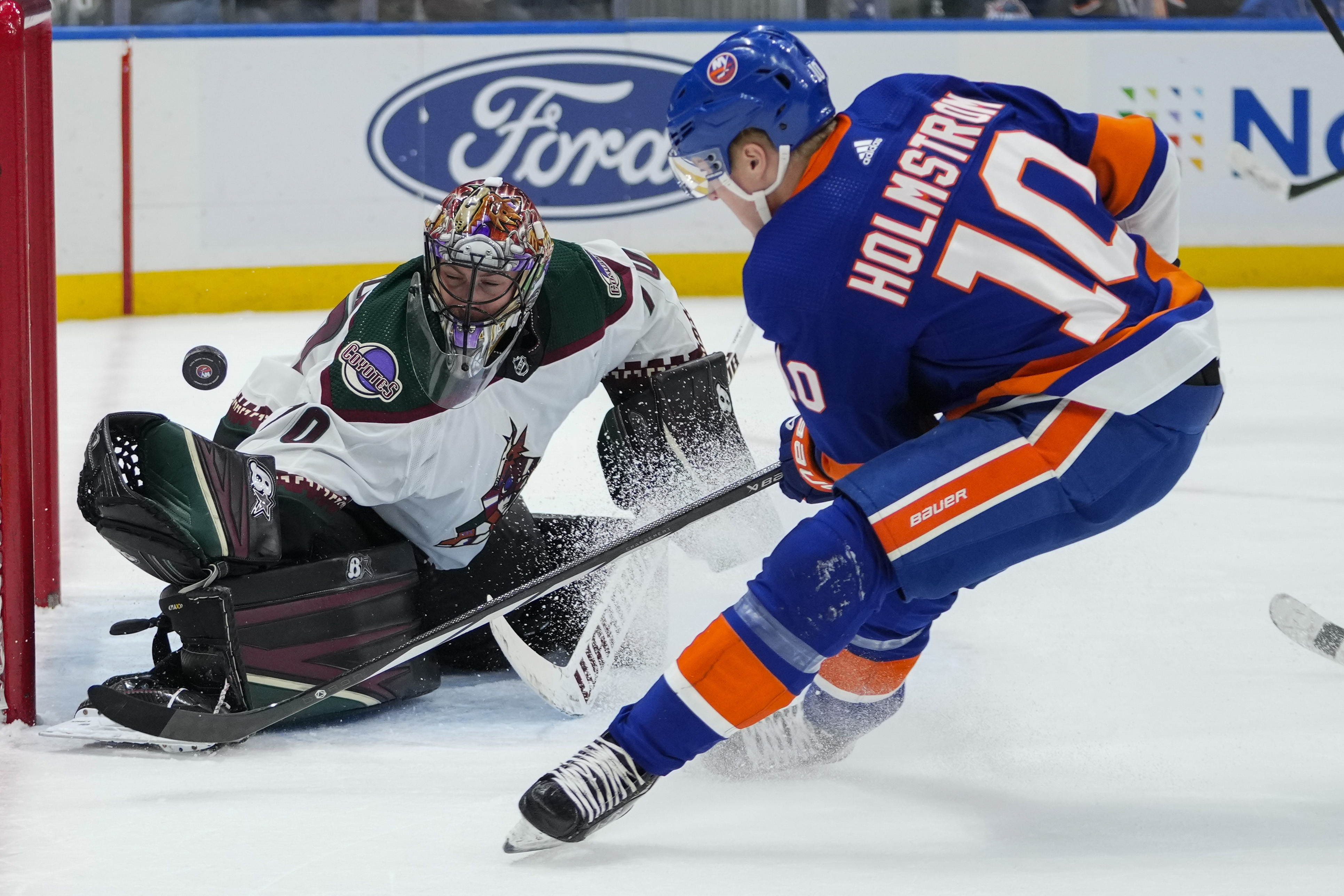 Coyotes Islanders Hockey