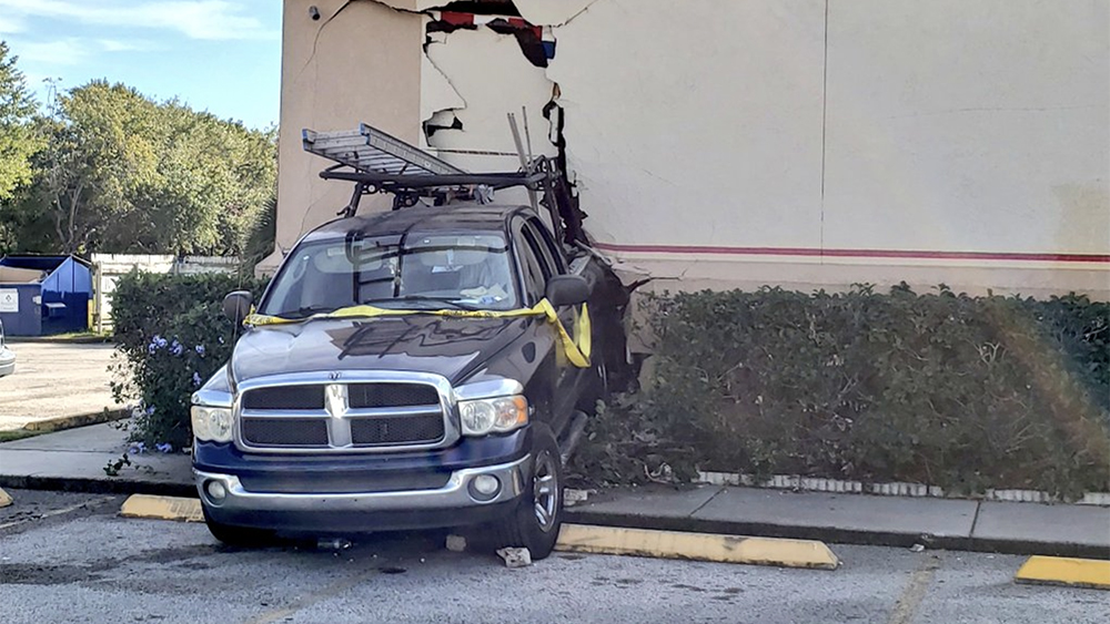 WPTV-CHUCK-E-CHEESE-CRASH.jpg