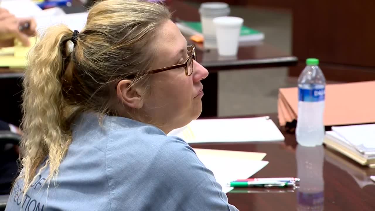 lindsey lowe in court