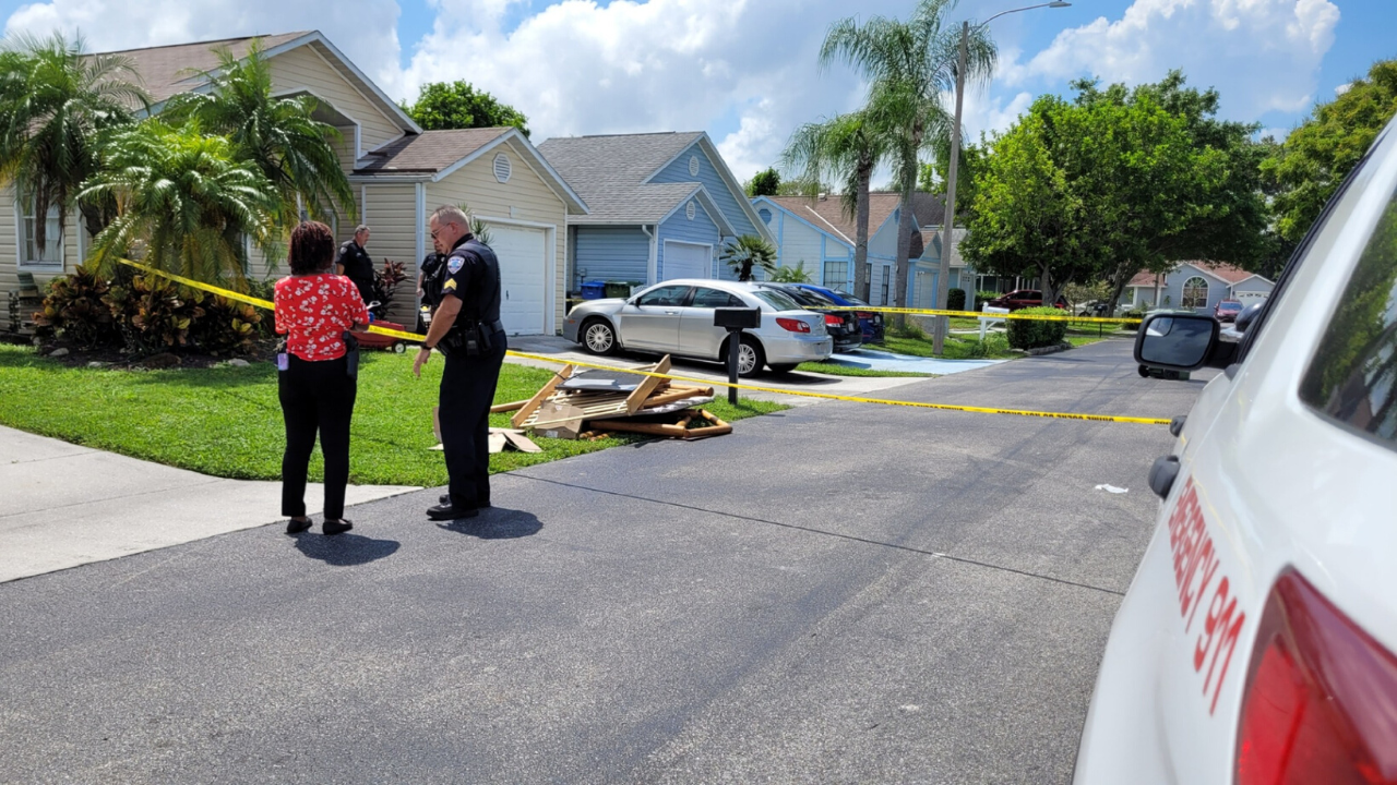 Jason Whitehill Smith shoots fiance in home BRADENTON PD.png