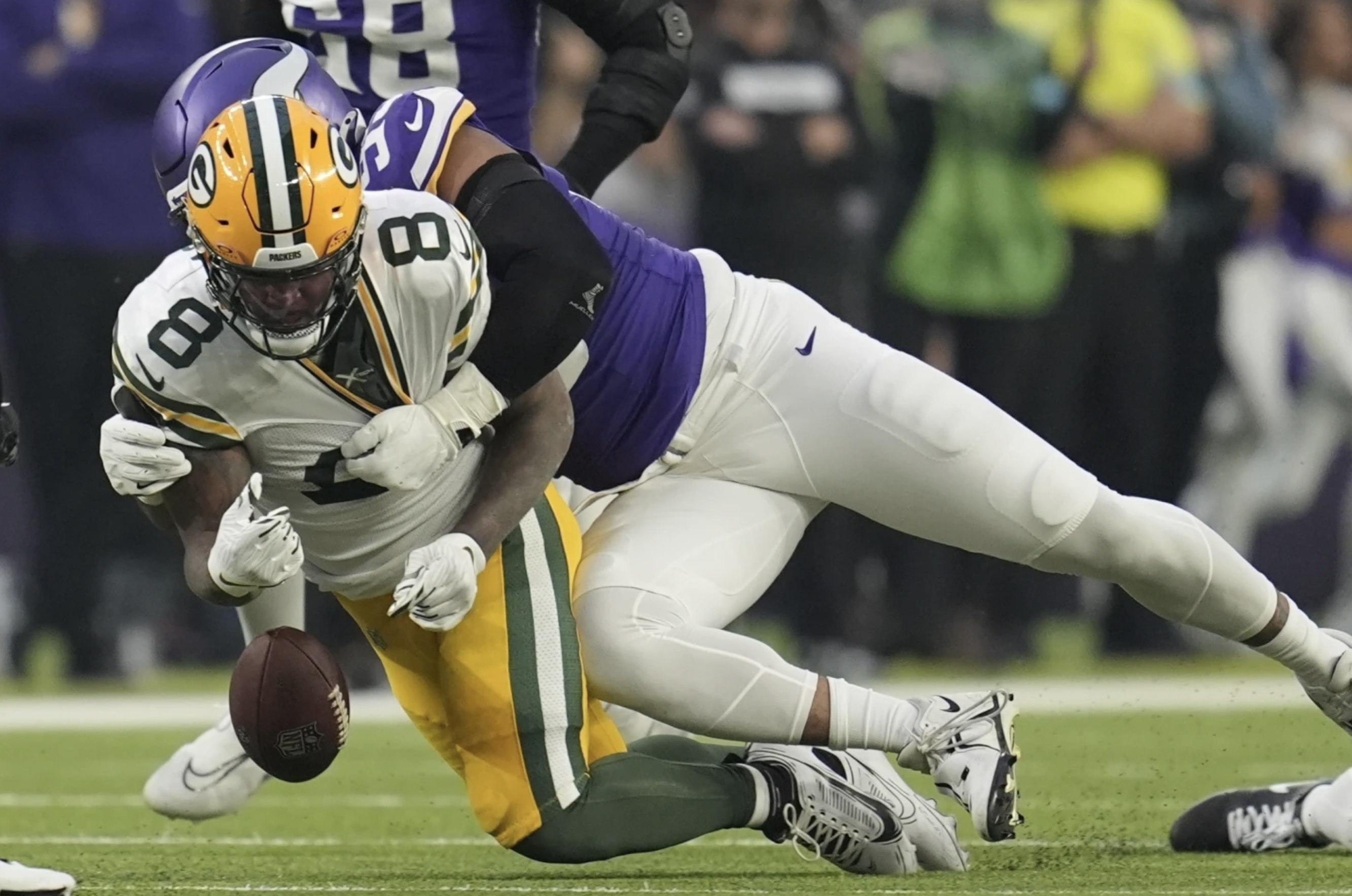Josh Jacobs fumbles against Minnesota Vikings
