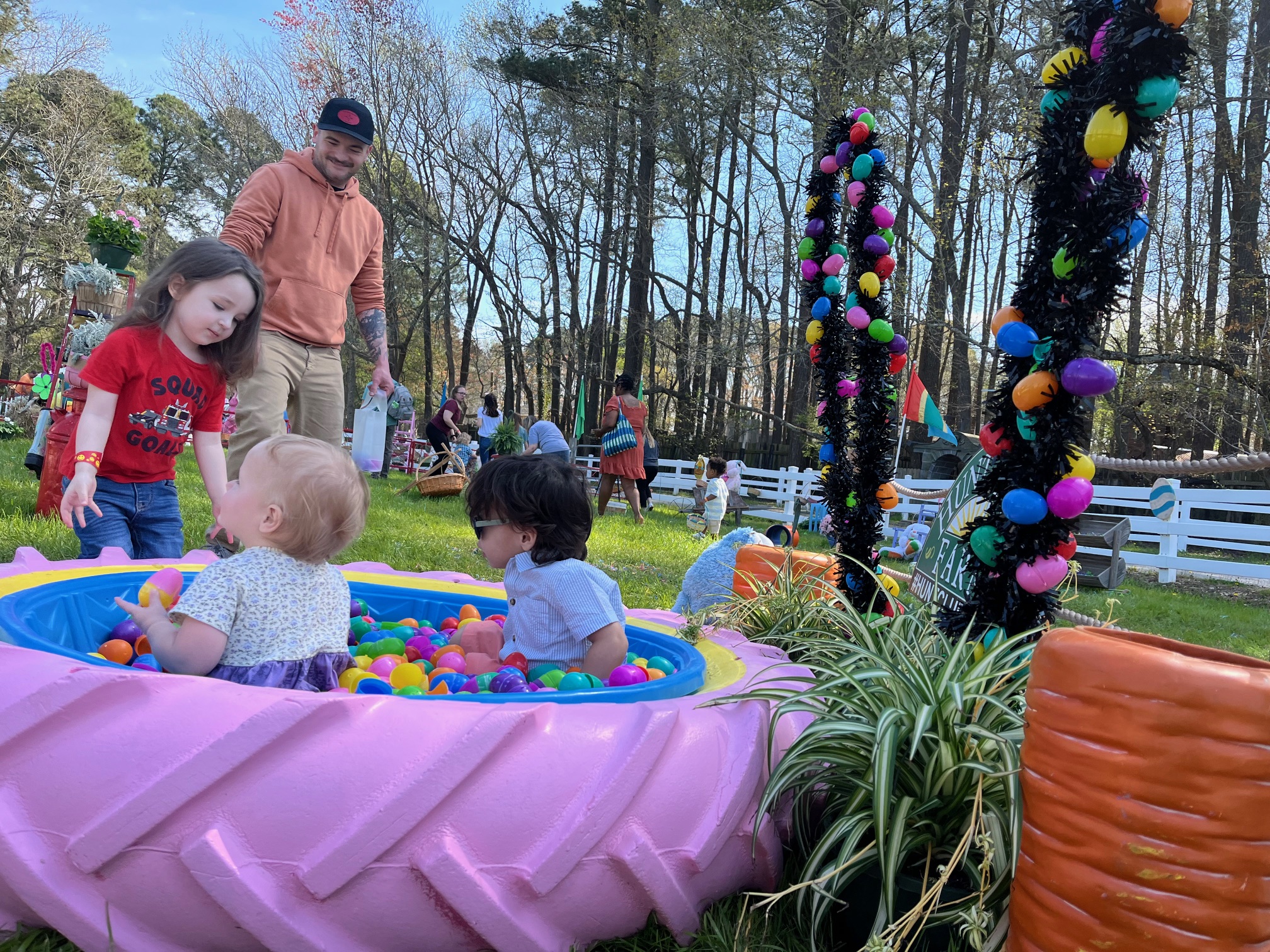 Thousands visit Hunt Club Farm to celebrate Easter weekend in Virginia Beach