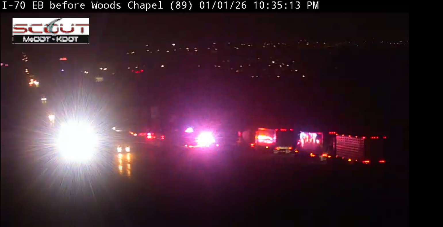 Fatal pedestrian accident closes westbound Interstate 70 from Woods Chapel Road to Little Blue Parkway 