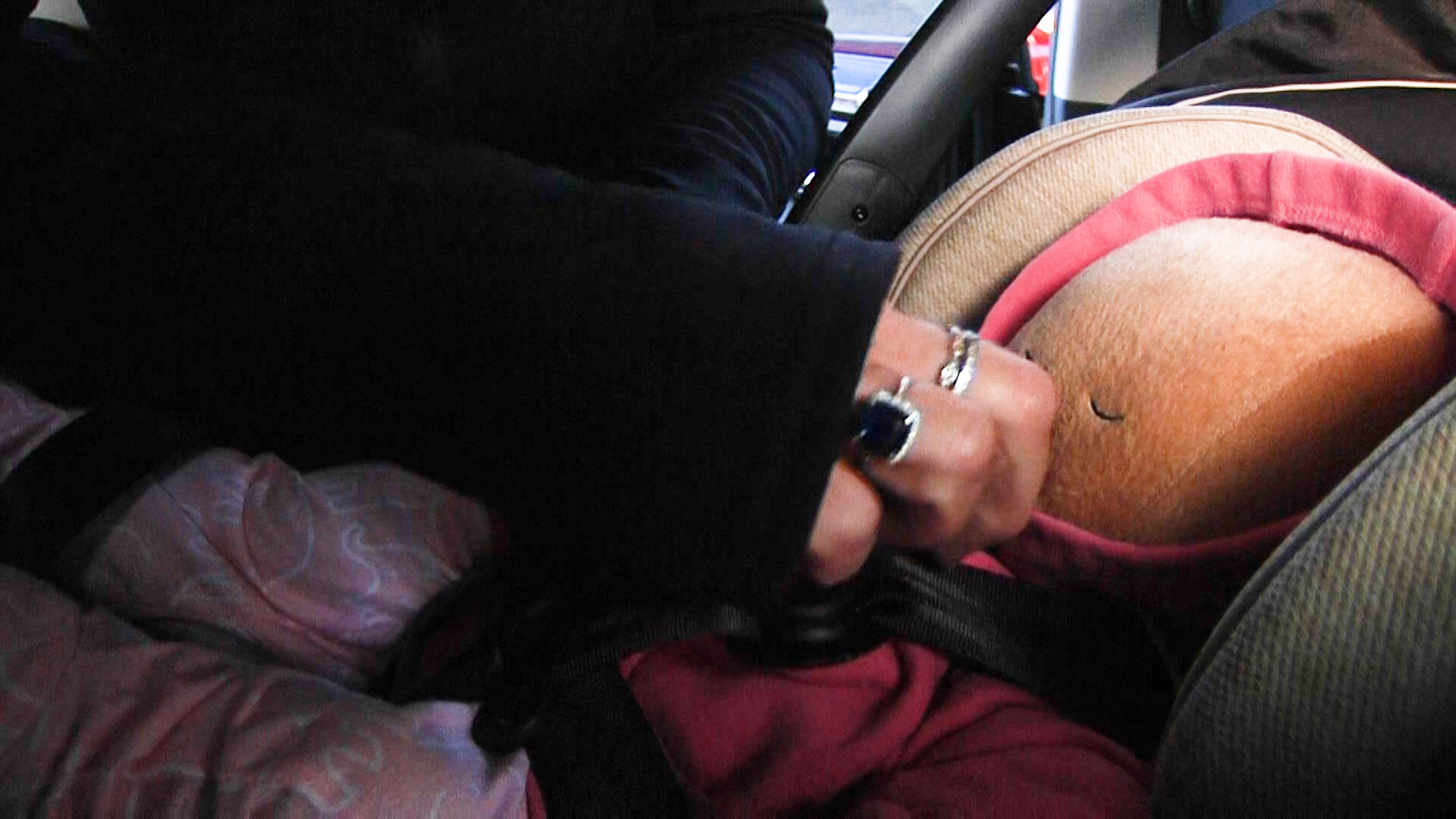 Technicians help Helena-area parents install car seats, keep kids safe