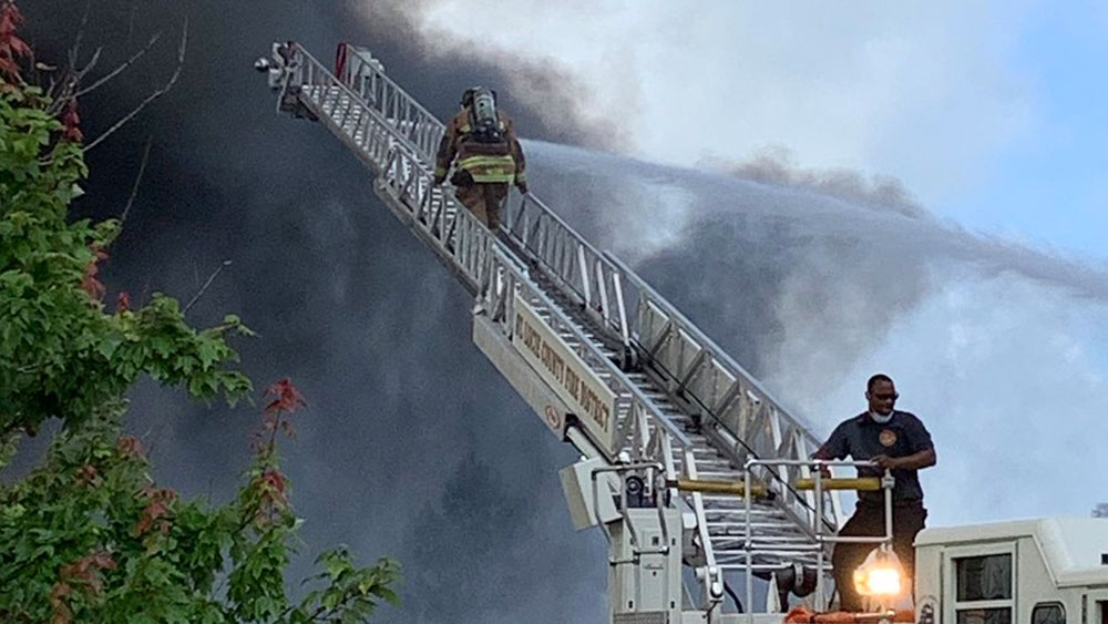 wptv-st-lucie-recycling-plant-fire.-.jpg
