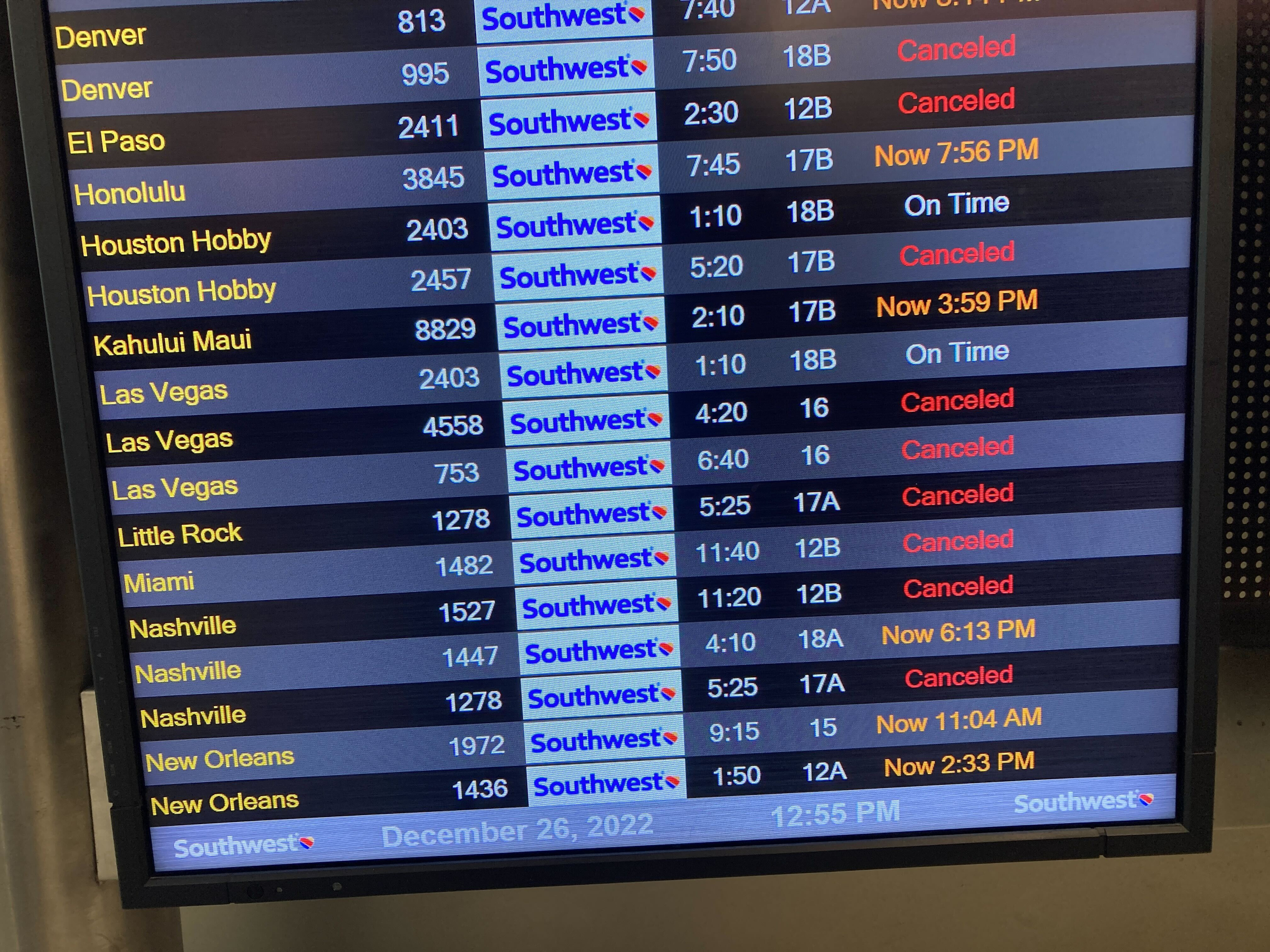 southwest cancellations christmas holiday 2022.jpg
